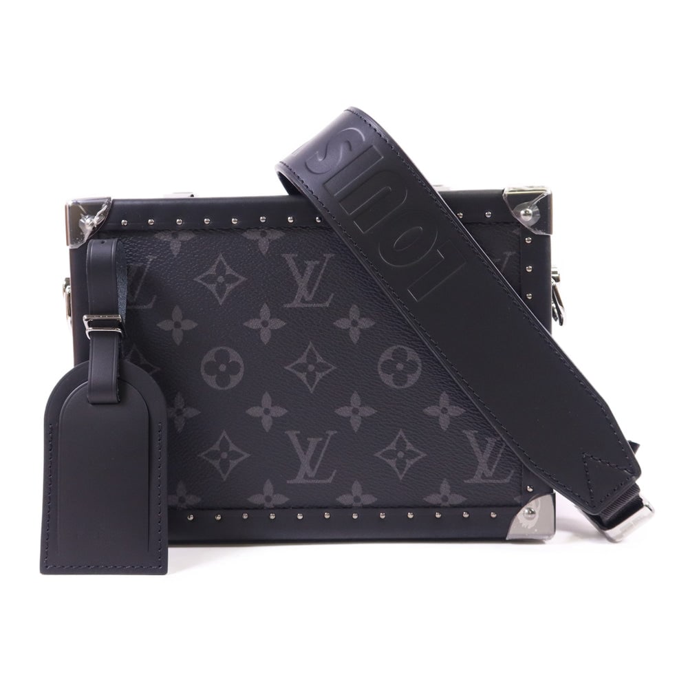 Louis Vuitton Clutch Box Black: Black monogram eclipse clutch box shoulder bag. Includes box storage bags and name tag. 21.5 x 15.5 x 7.5 cm.