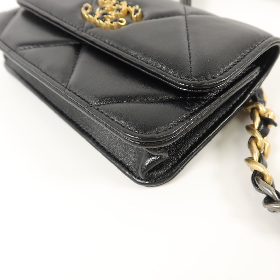 Chanel C19 Belt Bag Black - 13