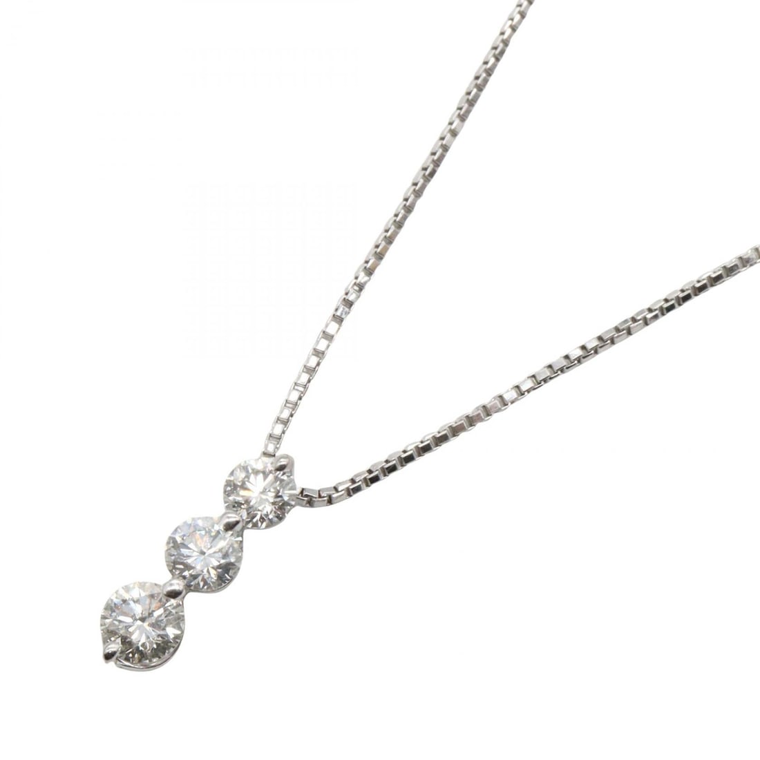 Diamond Necklace PT900 Platinum: Diamond necklace in PT900 platinum.