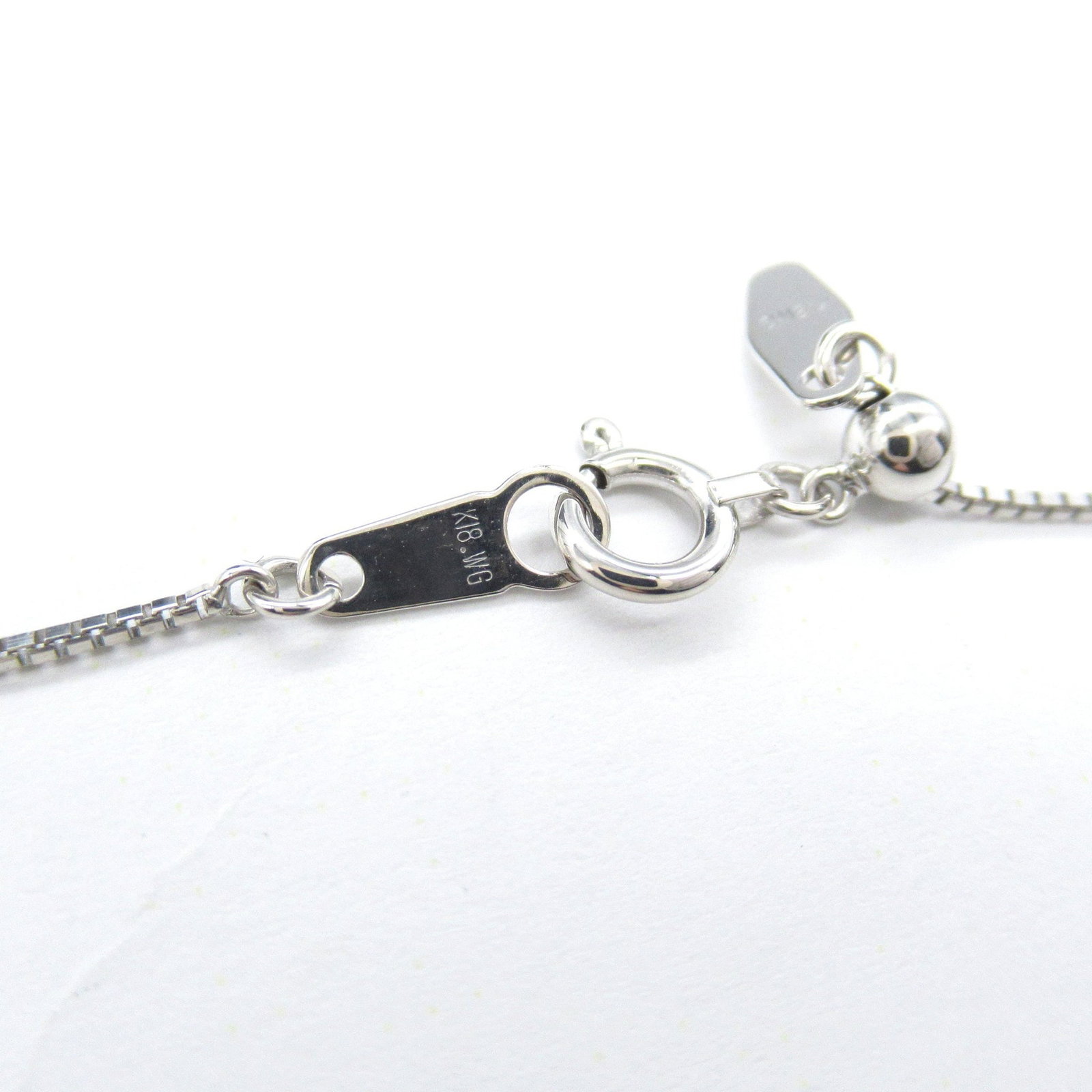 Diamond Necklace White Gold: Diamond necklace in K18 white gold.
