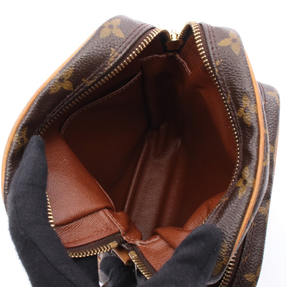Louis Vuitton Amazon Monogram Bag - 3