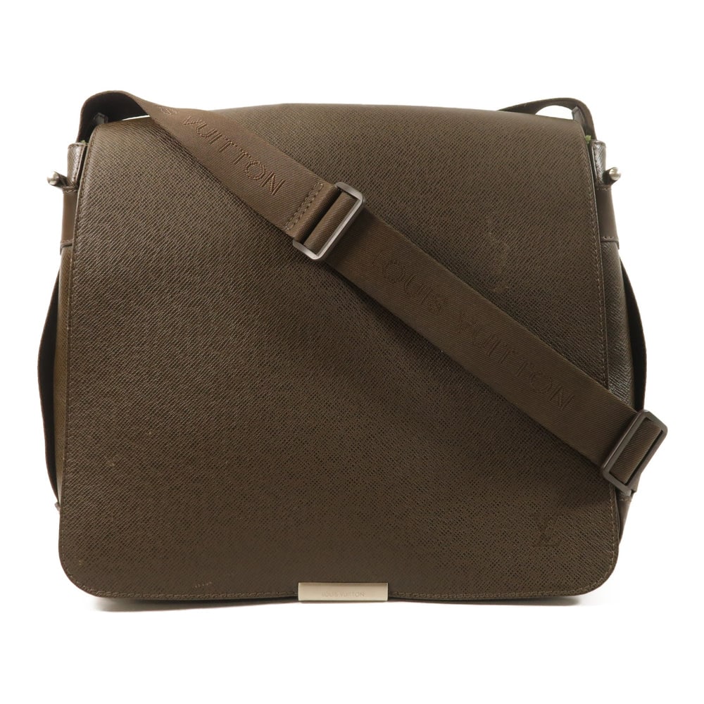 Louis Vuitton Viktor Messenger Brown: Authenticated genuine Louis Vuitton Viktor messenger bag in brown Taiga leather with silver-tone hardware. Product no. CE1006. Approx. W33 x H30 x D10 cm; shoulder 87-136 cm.