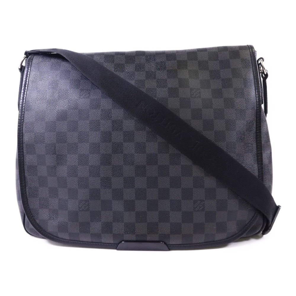 Louis Vuitton Daniel GM Graphite: Authenticated genuine Louis Vuitton Daniel GM shoulder bag in black Damier Graphite PVC coated canvas with silver-tone hardware. Product no. SP1049. Approx. W37 x H34 x D9 cm; shoulder 100-160 cm.