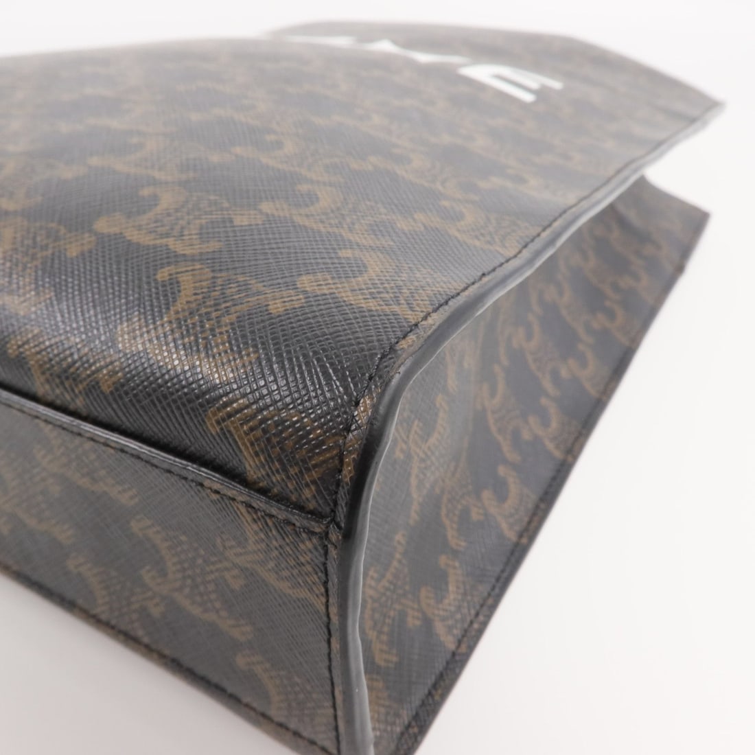 Celine Triomphe Cabas Vertical - 11