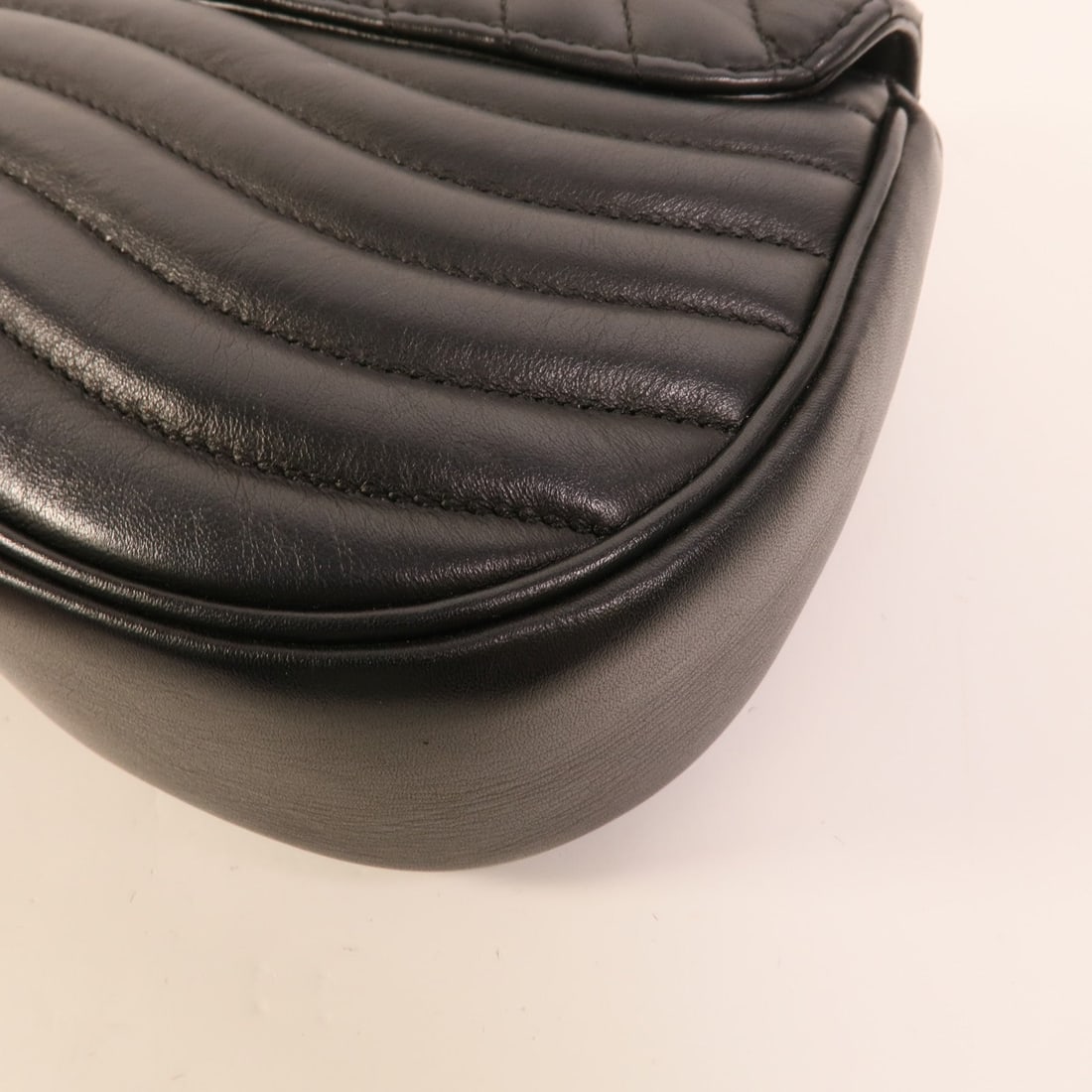Louis Vuitton New Wave MM - 12