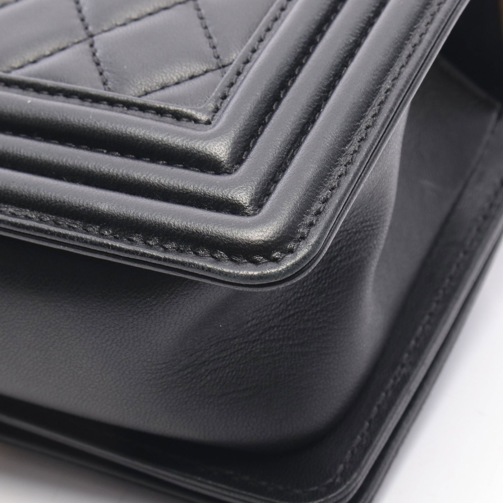 Chanel Boy Small Black - 10