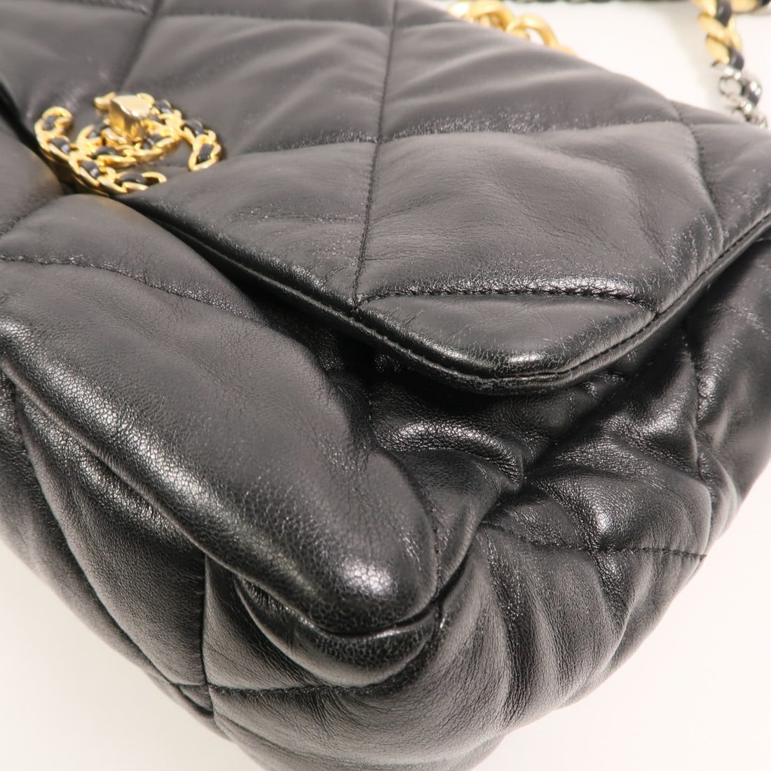 Chanel 19 Medium Black - 11