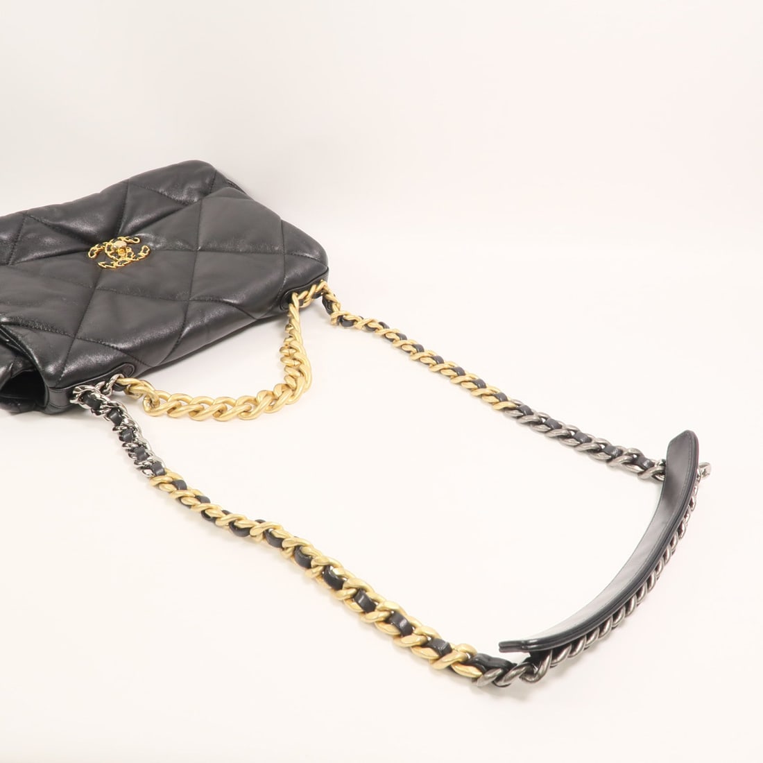 Chanel 19 Medium Black - 8