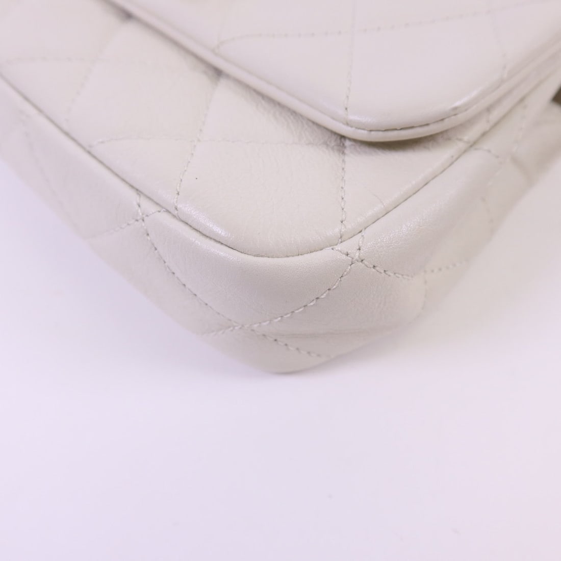 Chanel Shoulder Bag White - 13