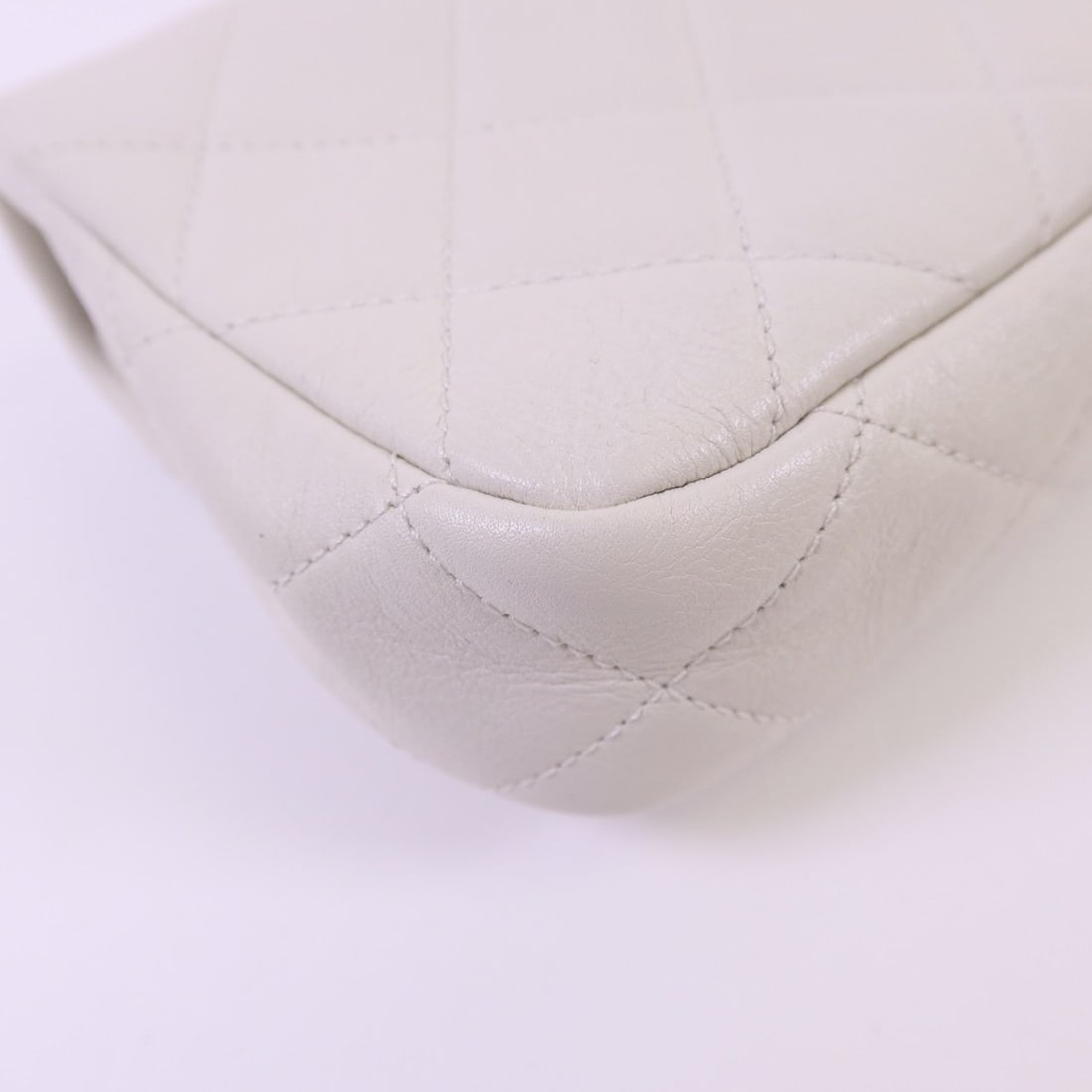 Chanel Shoulder Bag White - 16