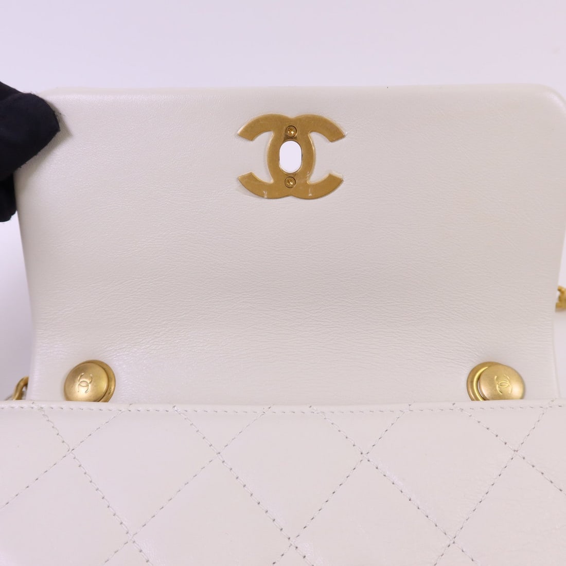 Chanel Shoulder Bag White - 18