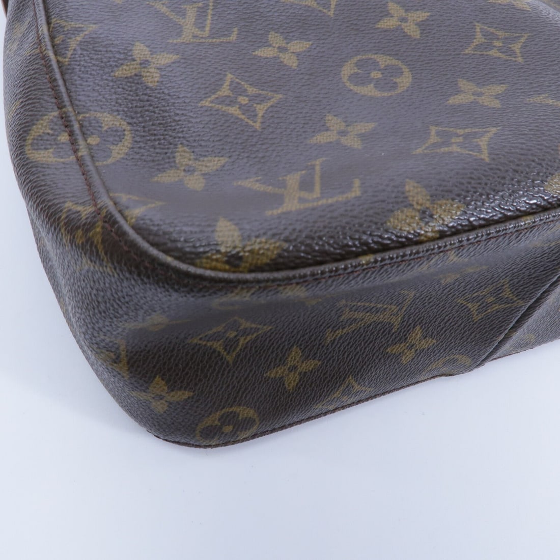 LV Looping MM Monogram Shoulder Bag - 11