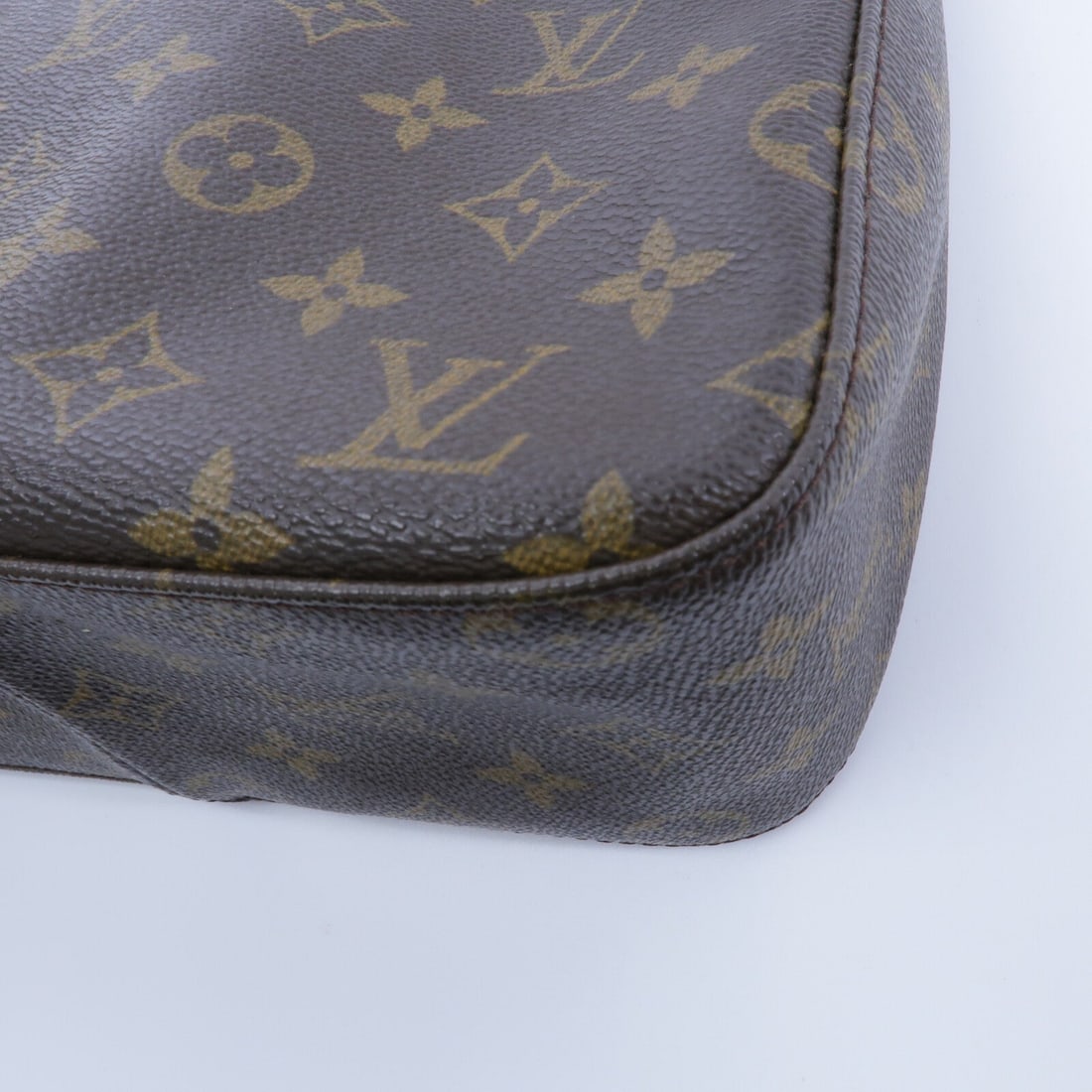 LV Looping MM Monogram Shoulder Bag - 12