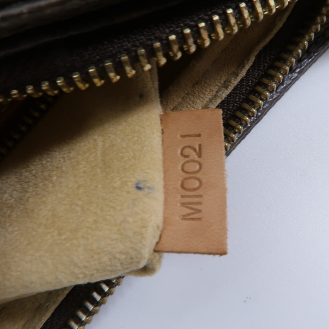 LV Looping MM Monogram Shoulder Bag - 7