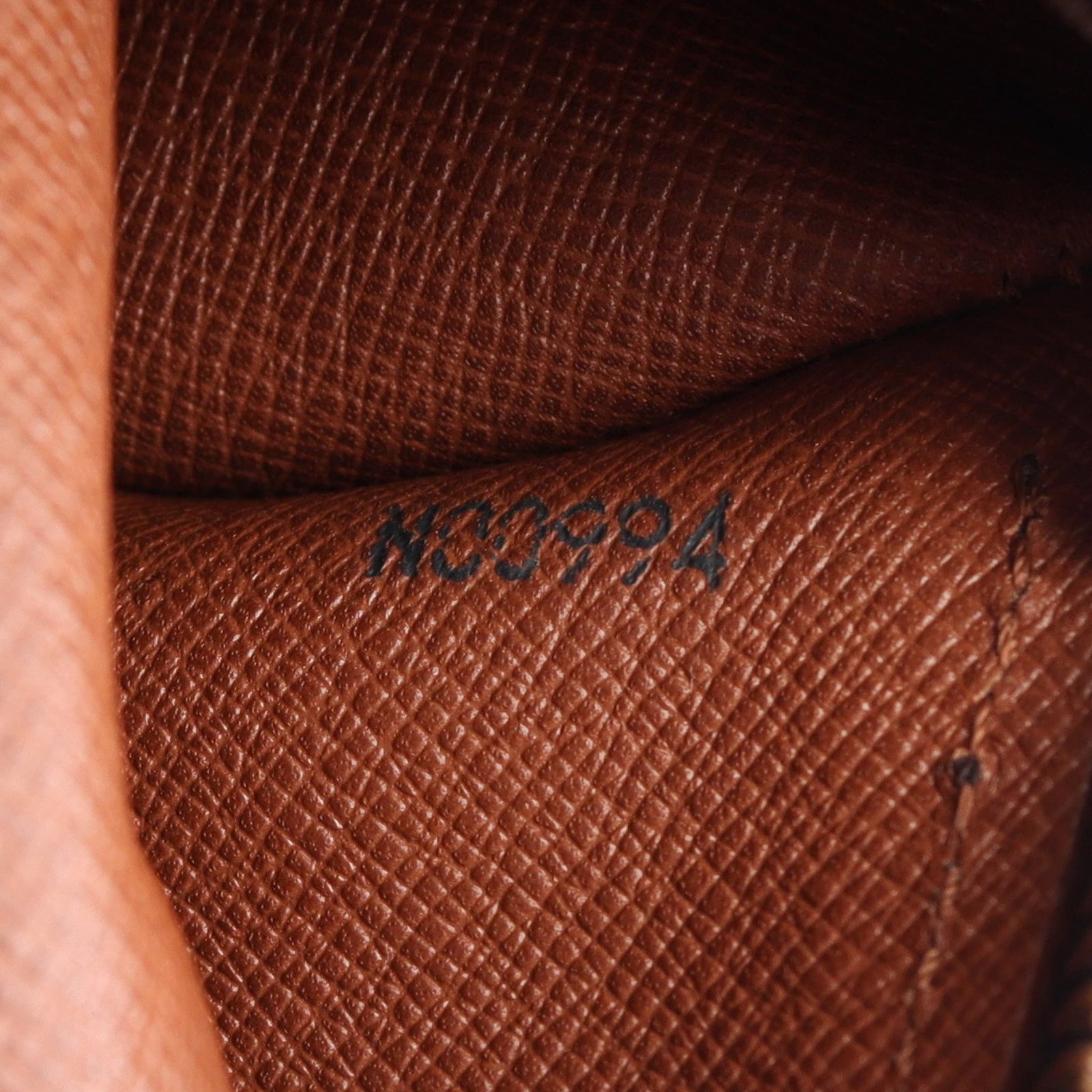 LV Papillon 26 Monogram Handbag - 5