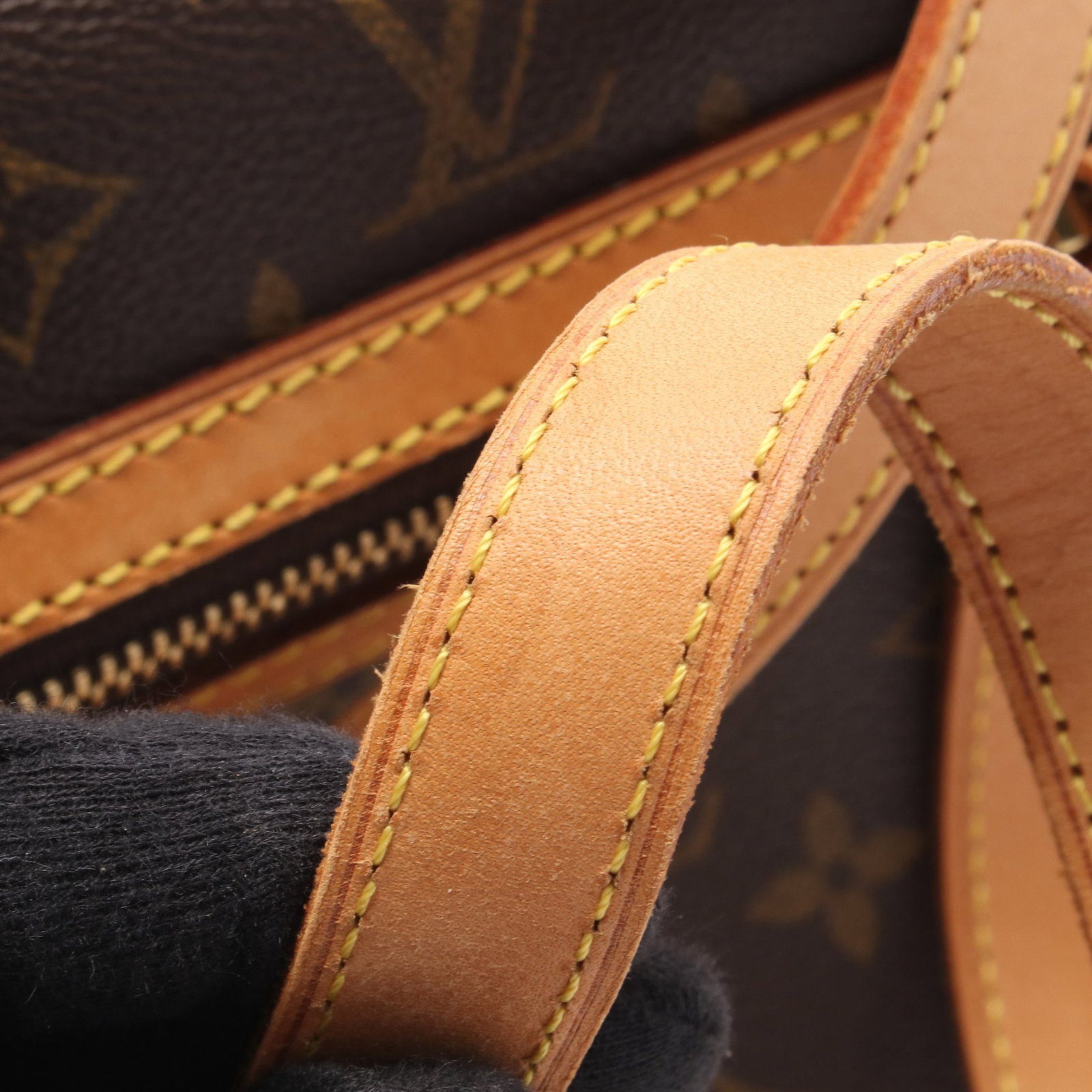 LV Cite GM Monogram Shoulder Bag - 10