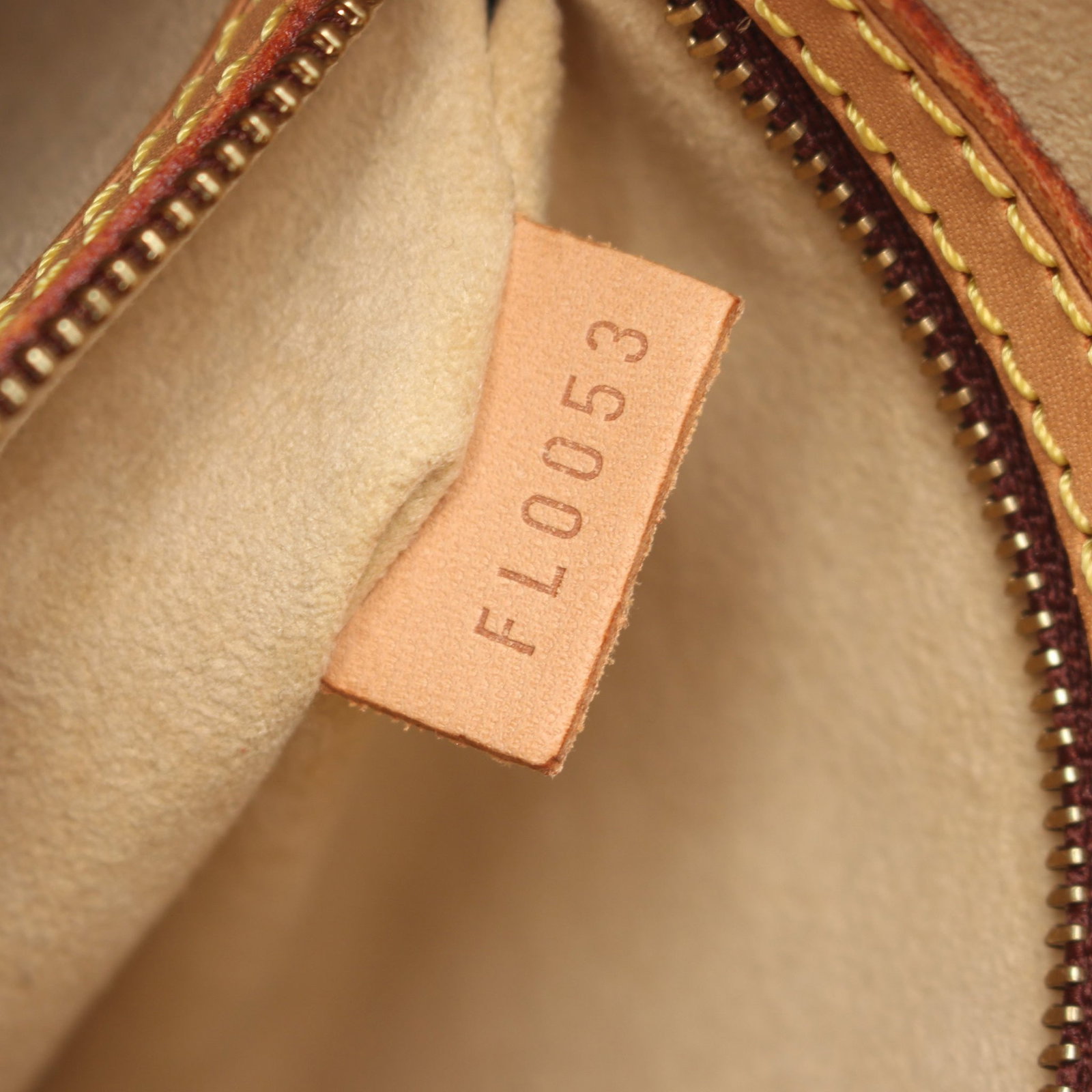 LV Looping MM Monogram Shoulder Bag - 5
