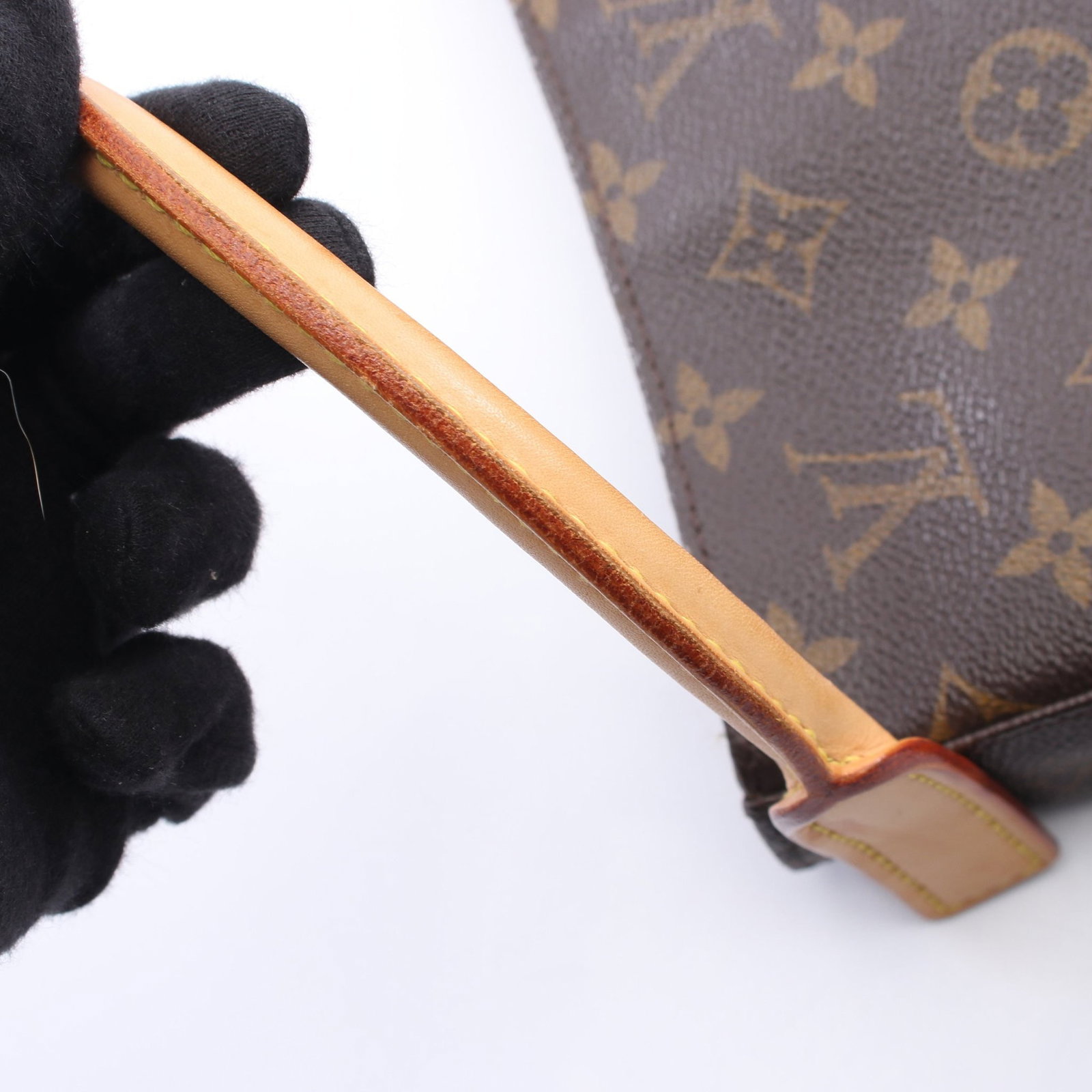LV Looping MM Monogram Shoulder Bag - 7