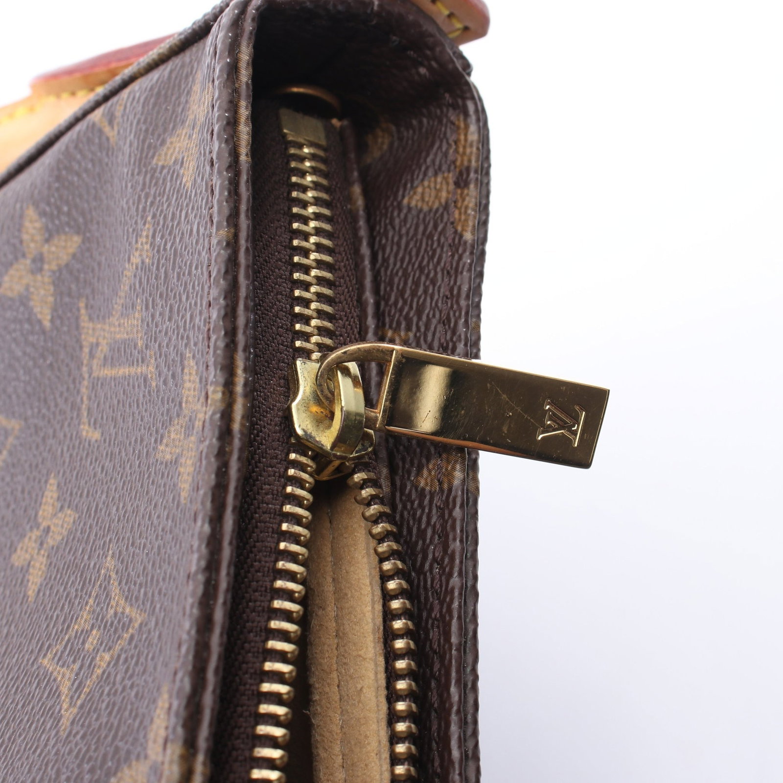 LV Looping MM Monogram Shoulder Bag - 8
