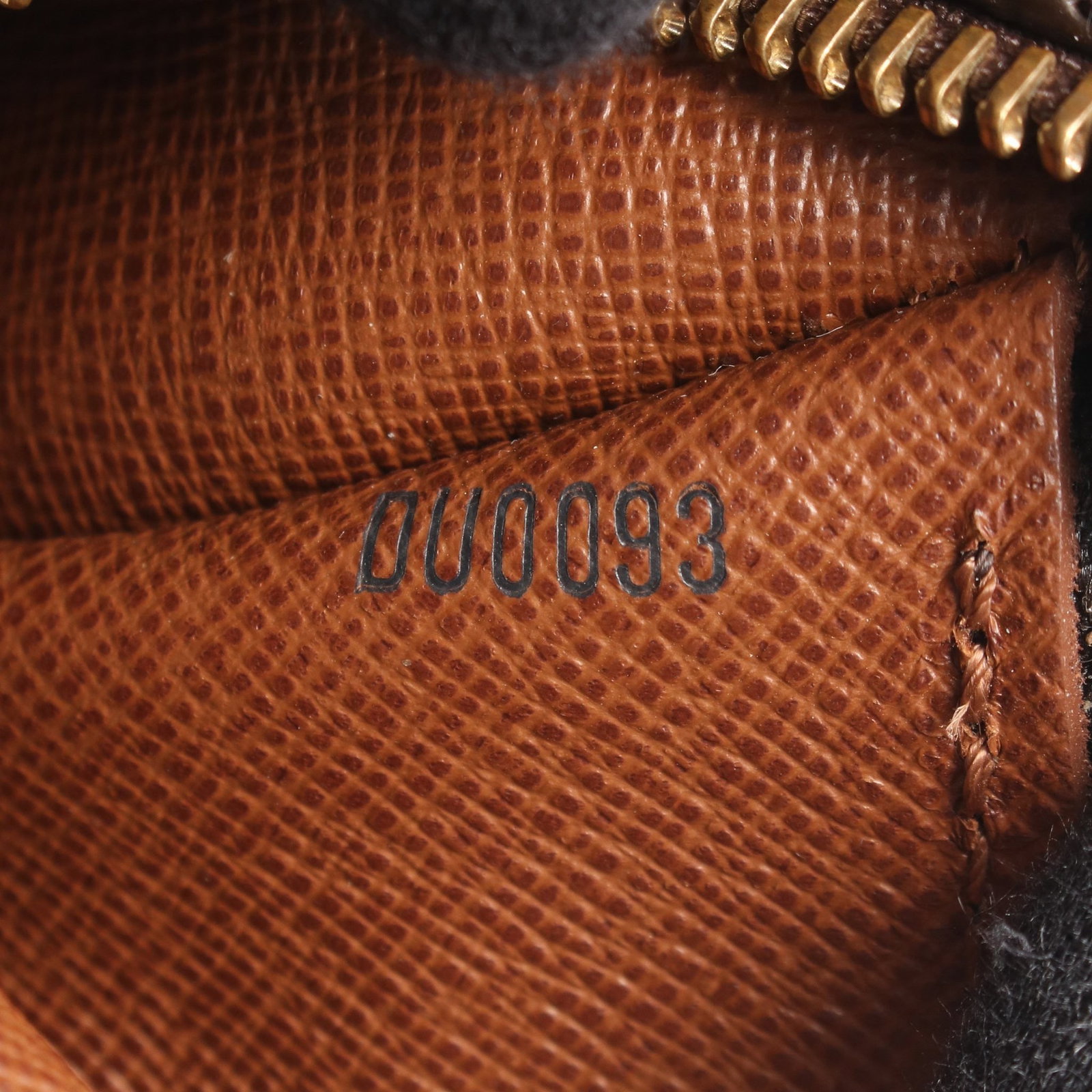 LV Papillon 26 Monogram Handbag - 5