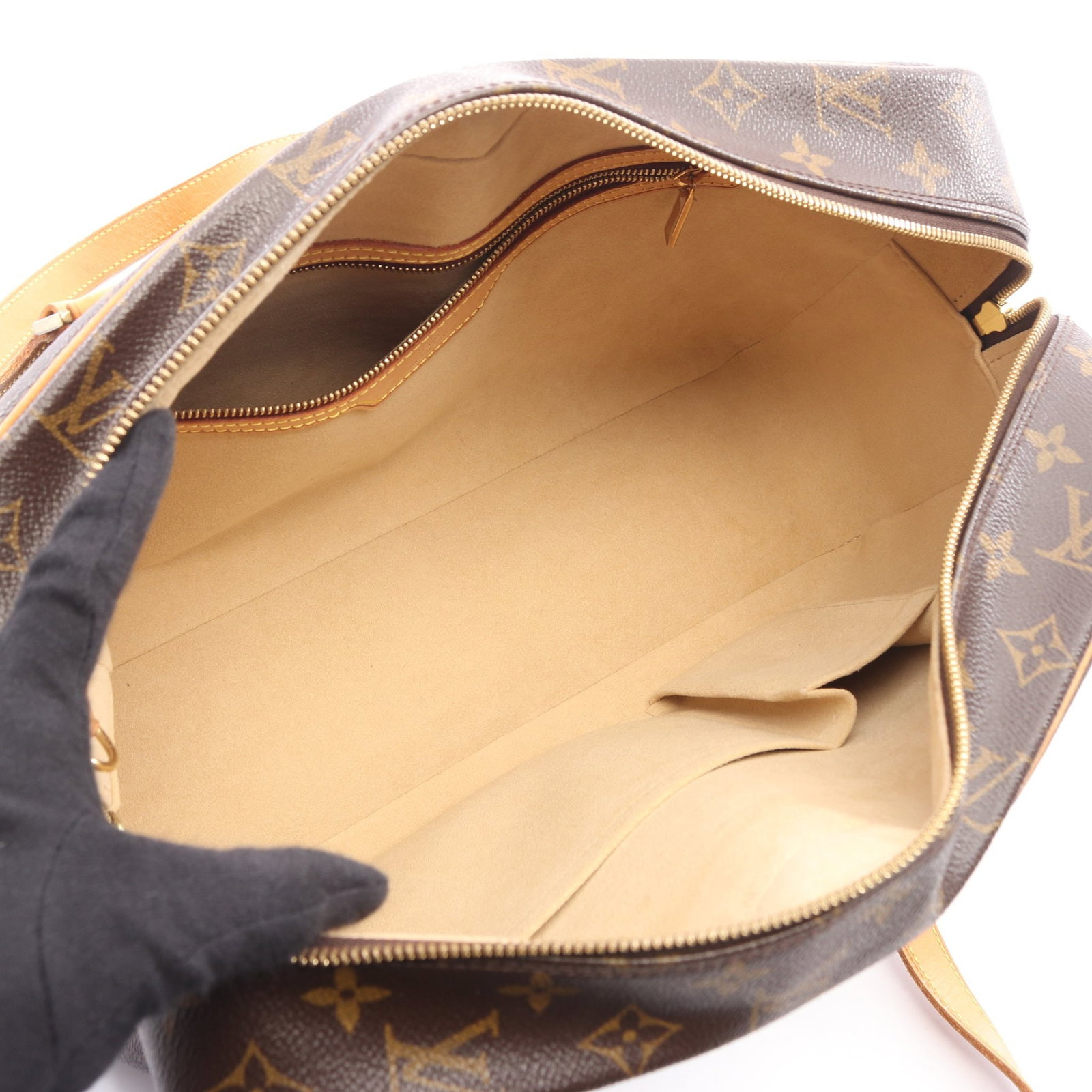 LV Cite GM Monogram Shoulder Bag - 3