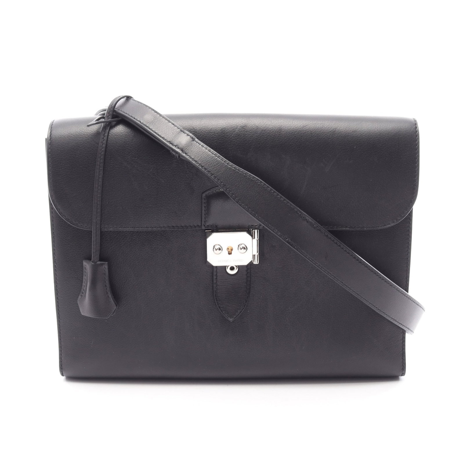 Hermes Sac A Depeches 29 Black: Authentic and authenticated Hermes Sac Adepeche 29 shoulder bag in black Evergrain with silver hardware. Approx. 21.5H x 29W x 4D cm with 98-118 cm strap. Includes 2 keys and crochet.