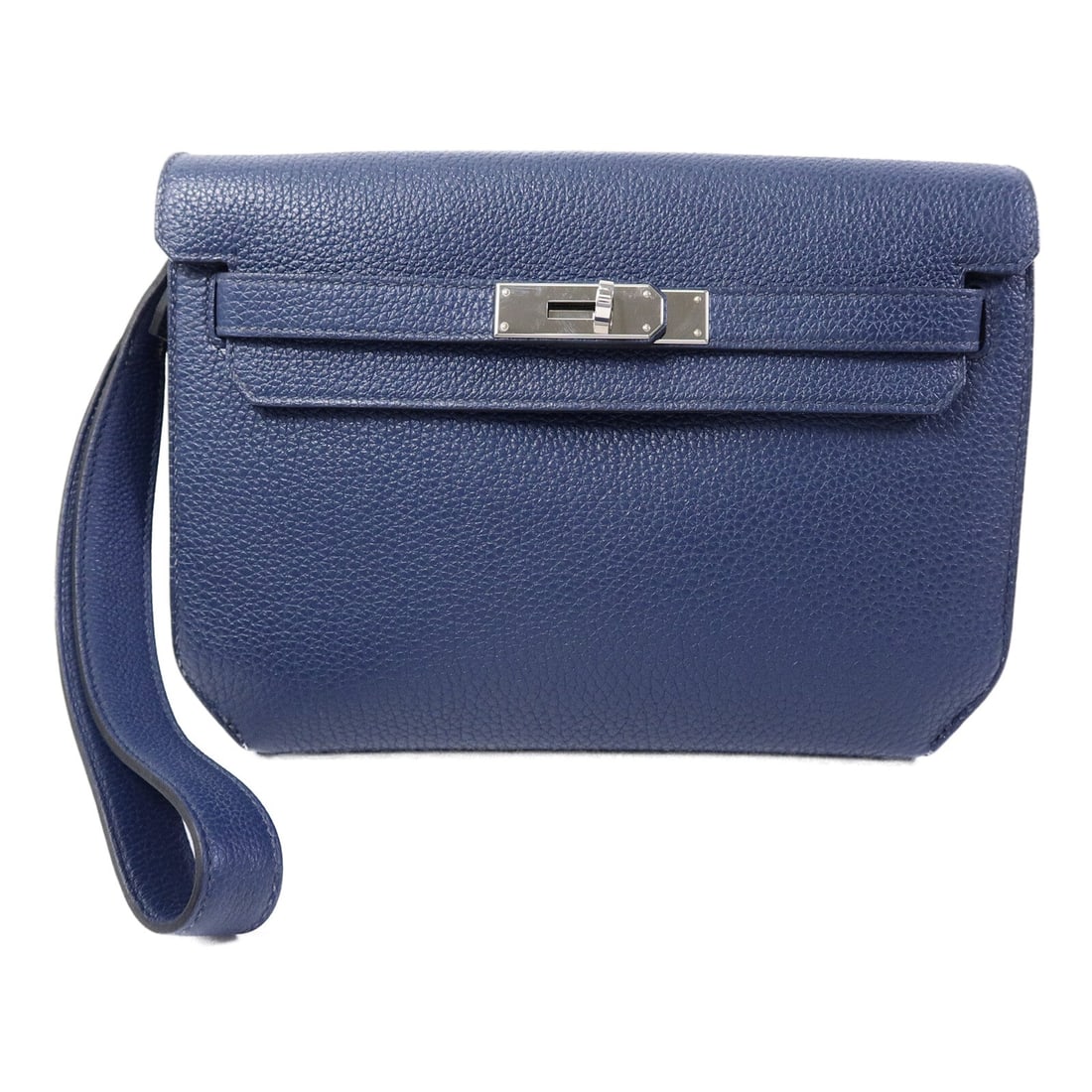 Hermes Kelly Depeches 25 Deep Bleu: Authentic and authenticated Hermes Kelly Depeches 25 clutch bag in Deep Bleu Togo calfskin. Product no. CT564GM. Approx. 21.5W x 19H x 3D cm.