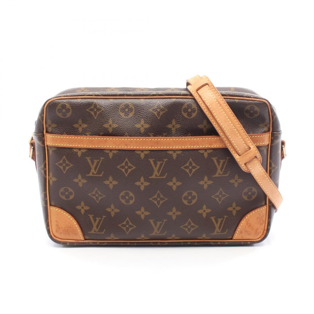 Louis Vuitton Trocadero 30 Brown: Authentic and authenticated Louis Vuitton Trocadero 30 Monogram shoulder bag in brown PVC and leather. Model M51272, product no. SL0073. Approx. 19H x 29W x 7.5D cm with 109-127 cm strap.