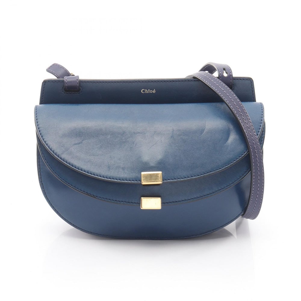 Chloe Georgia Shoulder Blue Navy: Chloe Gerogia Georgia Shoulder Bag. Color: Blue Navy. Material: Leather. Size: 23 X 16 X 5 Cm. Strap: 110-116 Cm.