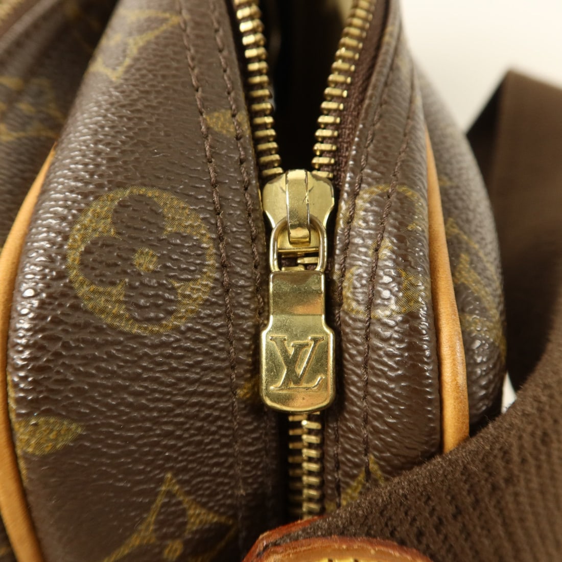 Louis Vuitton Reporter PM Monogram - 10