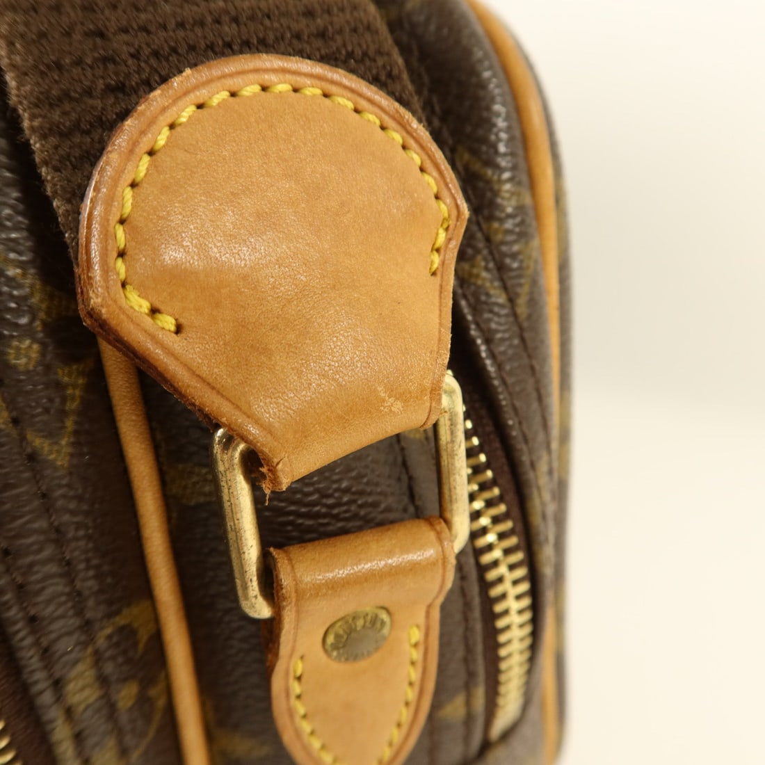 Louis Vuitton Reporter PM Monogram - 18