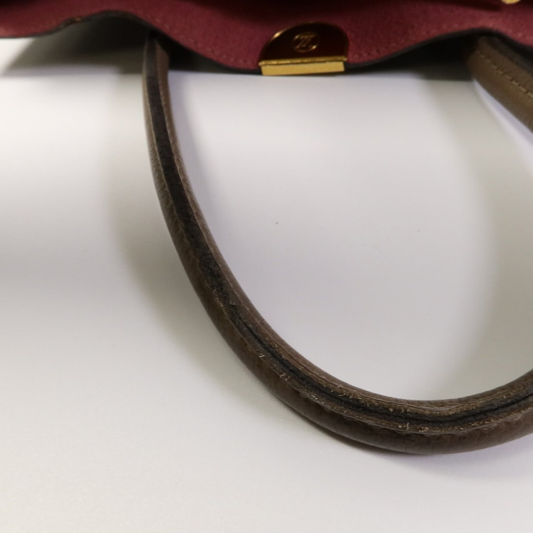 Gucci Horsebit 1955 Brown: Horsebit 1955 shoulder crossbody 645454 in brown coated canvas. Includes storage bags. Size 22 x 16.5 x 6 cm.