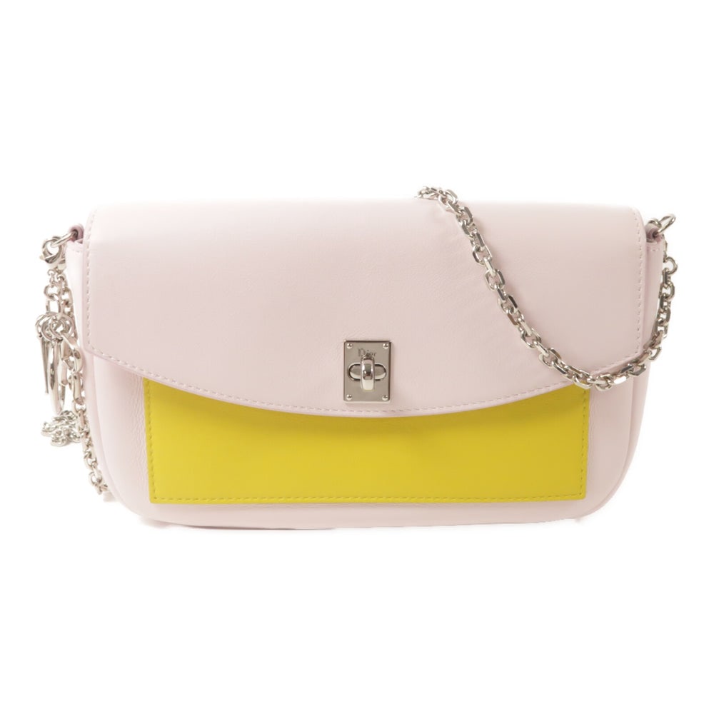 Dior Calfskin Shoulder Pink: Shoulder bag in pink calfskin with silver-tone hardware. Includes storage bags and guarantee. Size 21 x 13 x 4 cm.