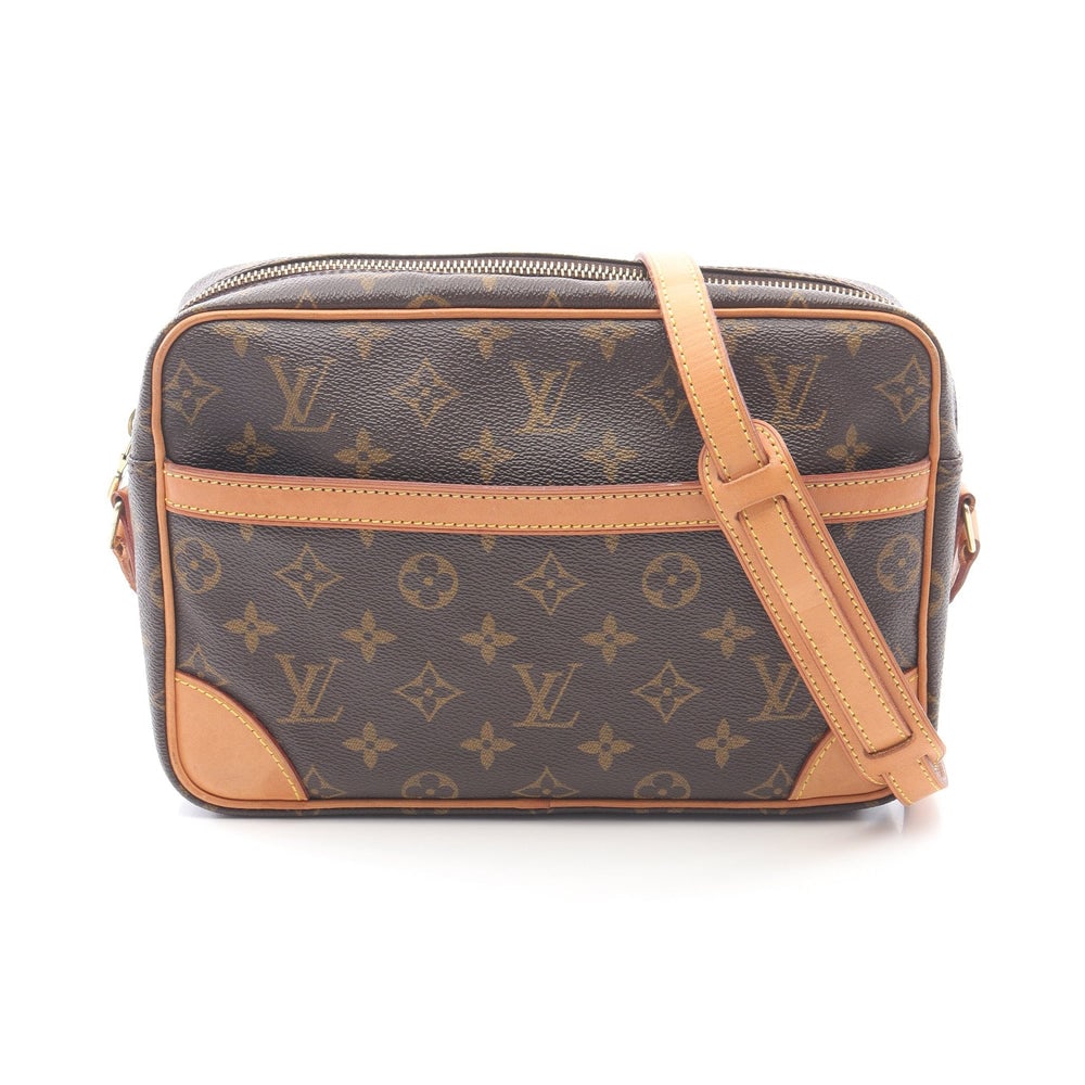 LV Trocadero 27 Monogram Bag: Authentic and authenticated Louis Vuitton Trocadero 27 Monogram shoulder bag in brown PVC leather. Model M51274, product MB0999. Approx. 17.5 x 26 x 6.5 cm with 113-131 cm strap.