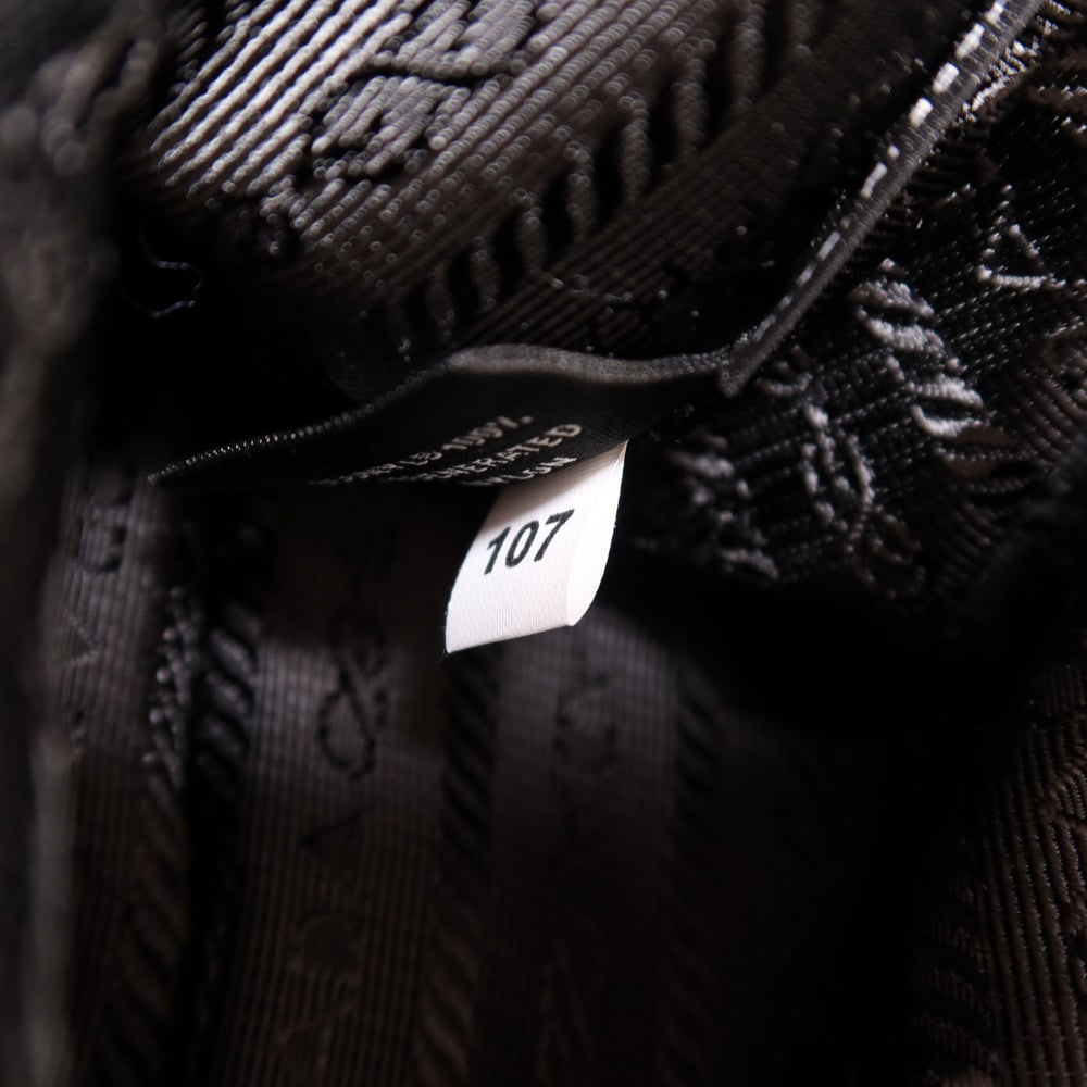 Prada Re-Edition 2000 Mini Handbag Black - 7
