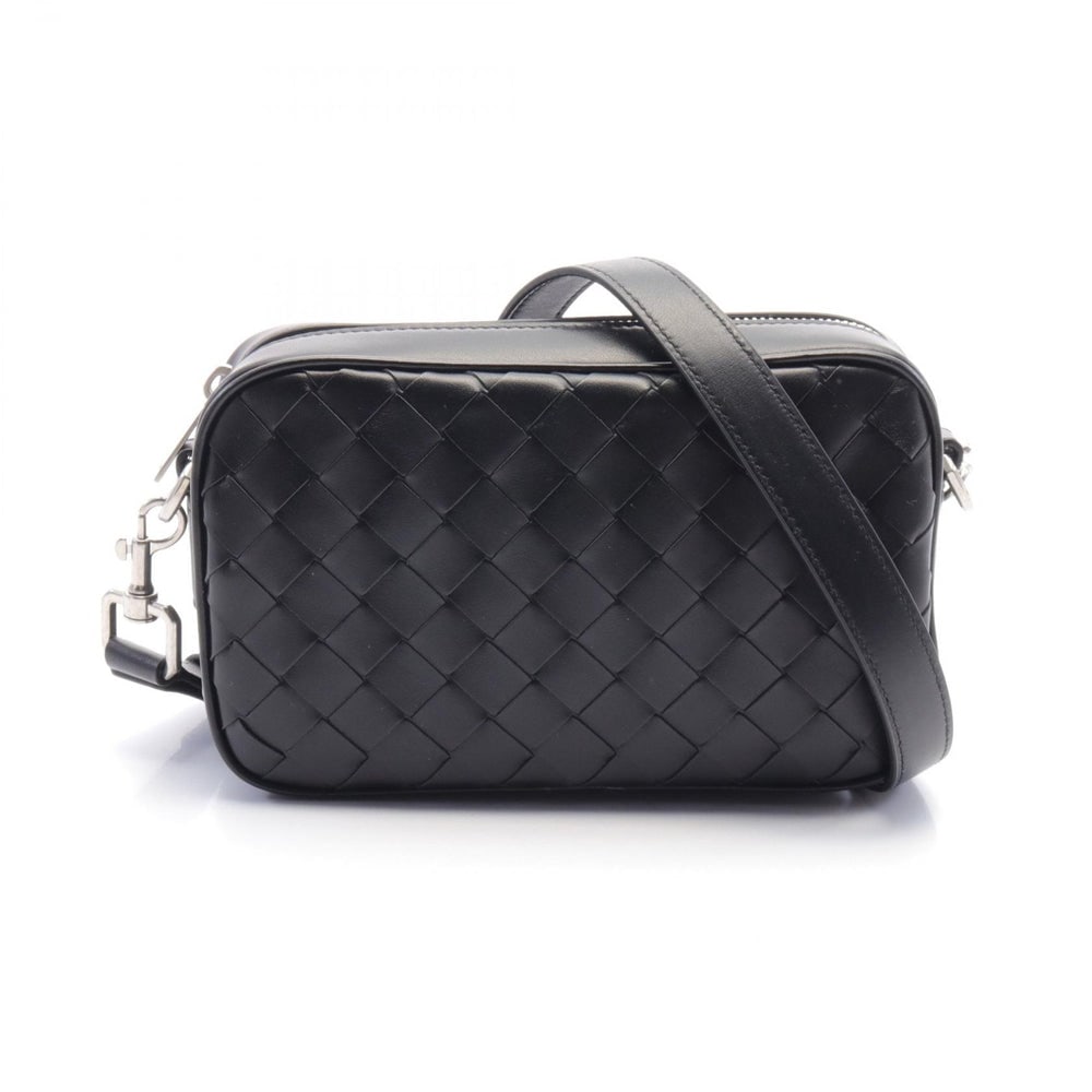 Bottega Intrecciato Shoulder Black: Black leather shoulder bag. Includes storage bag. 20.5 x 12 x 5.5 cm.