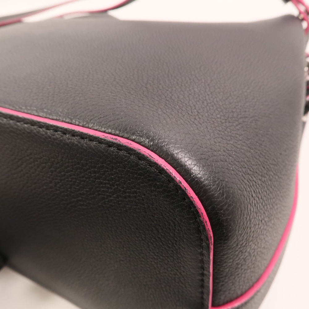 LV Lockme Bucket Black - 11