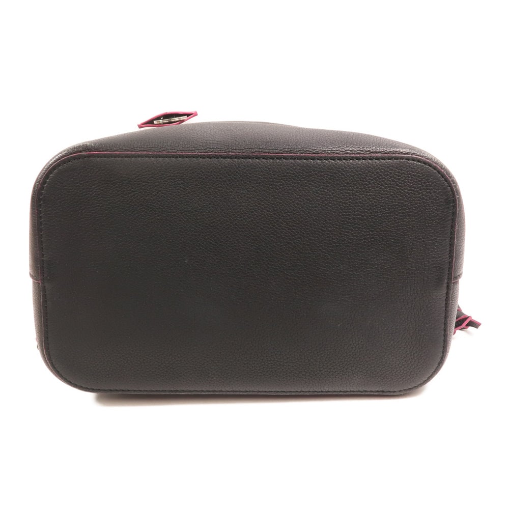 LV Lockme Bucket Black - 4