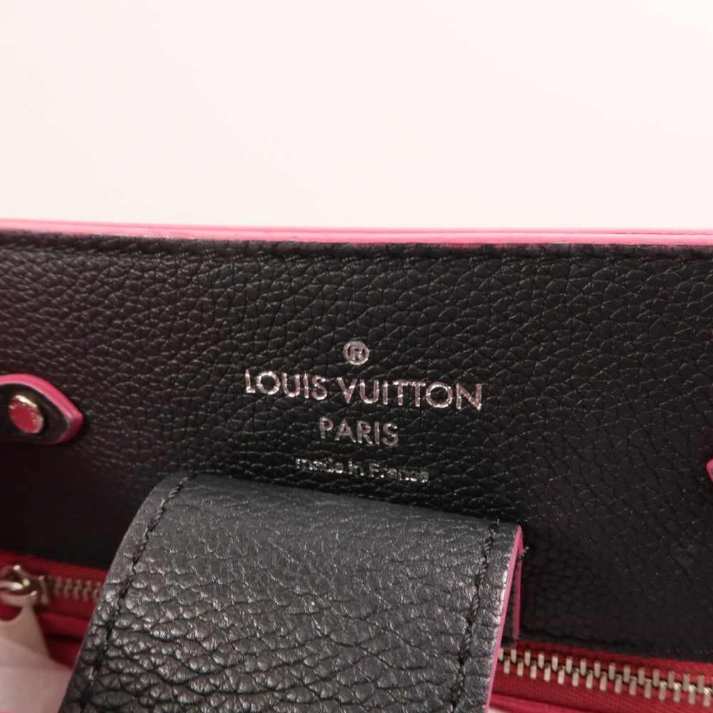 LV Lockme Bucket Black - 6