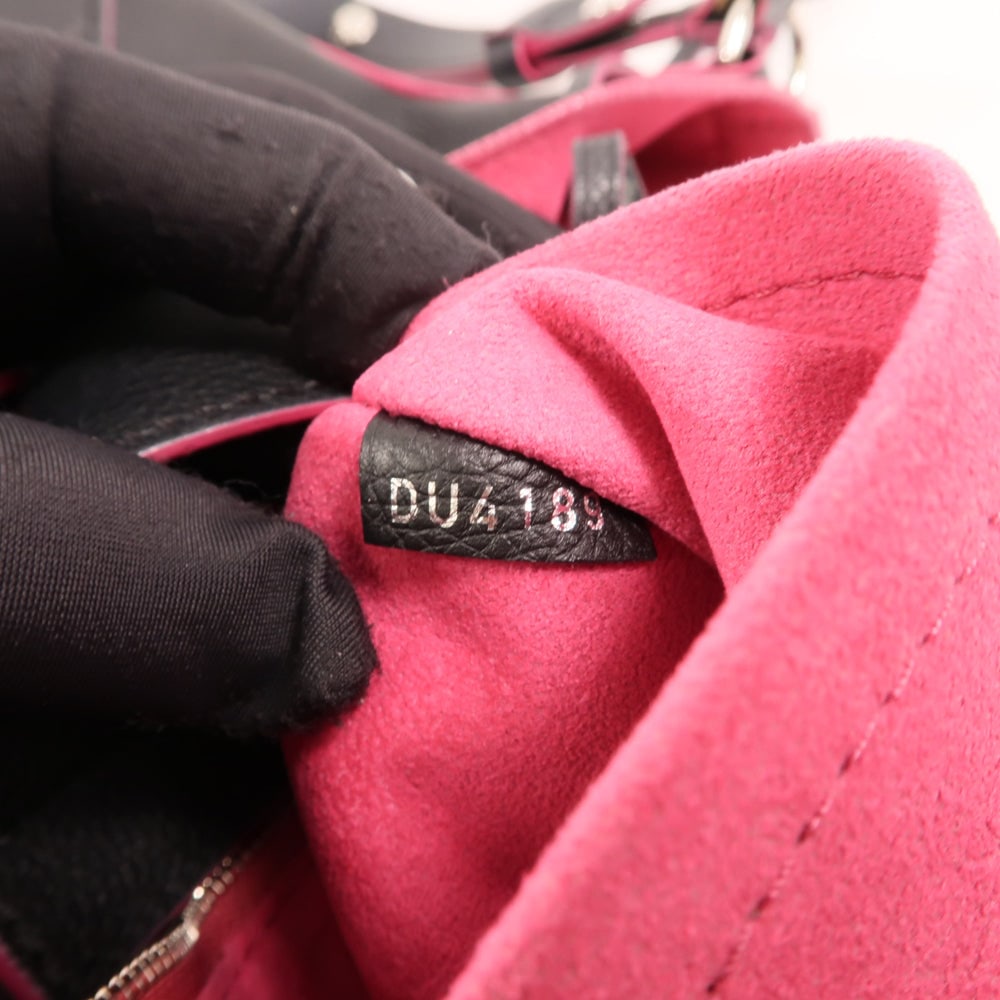 LV Lockme Bucket Black - 7