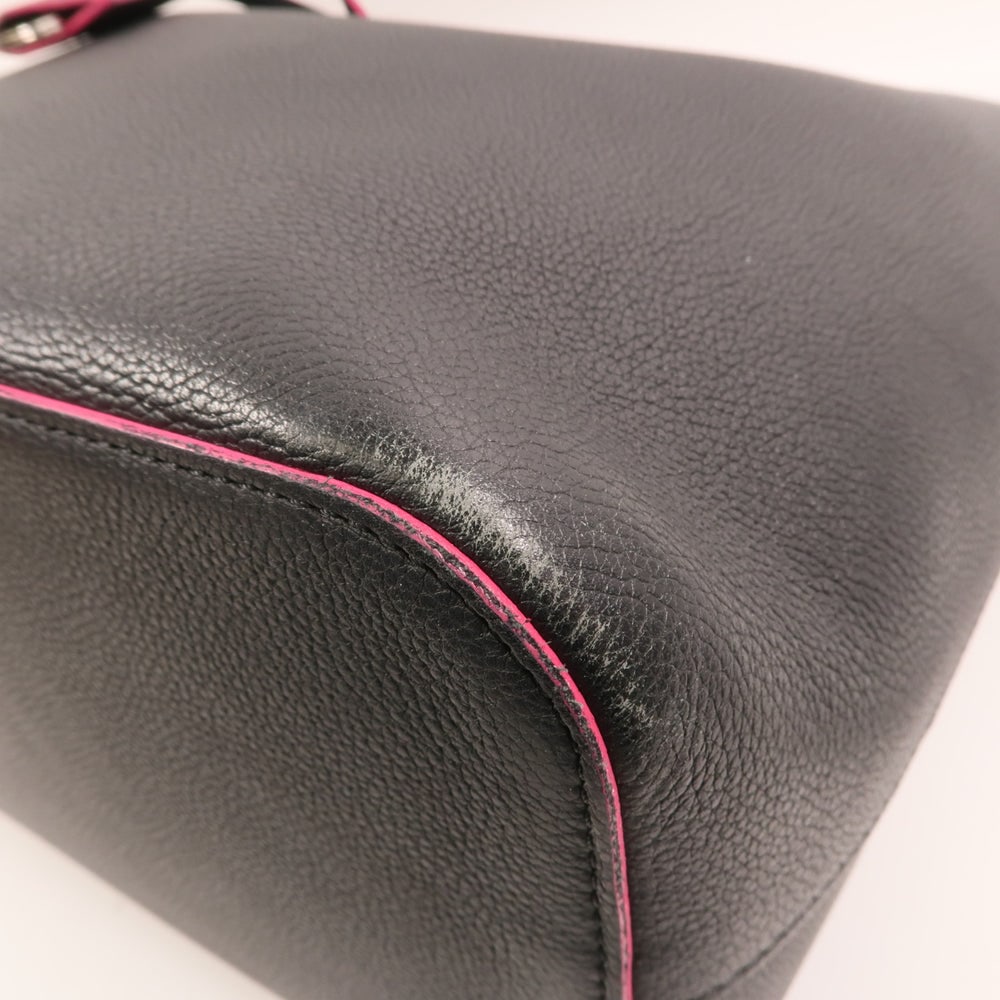 LV Lockme Bucket Black - 9