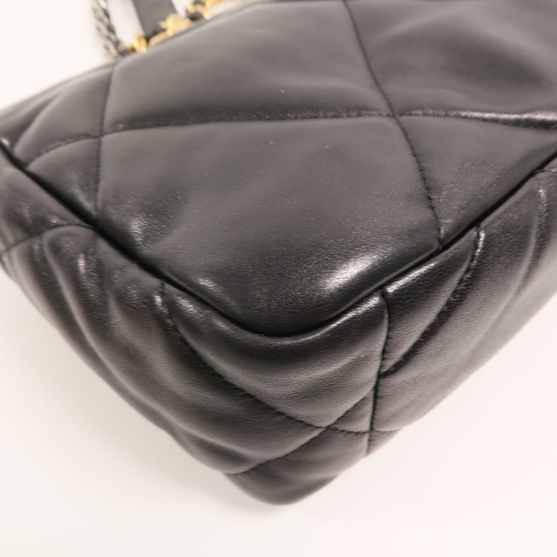 Chanel C19 Small Black - 13
