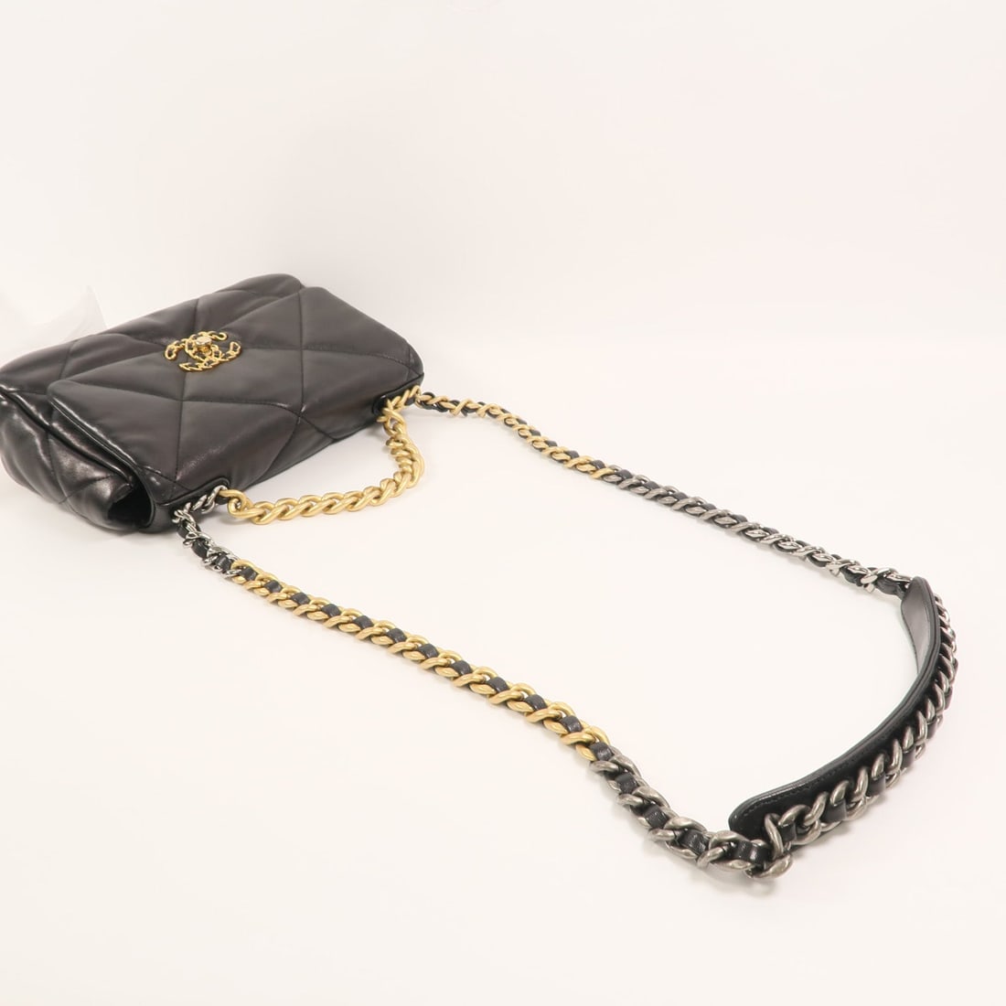 Chanel C19 Small Black - 8