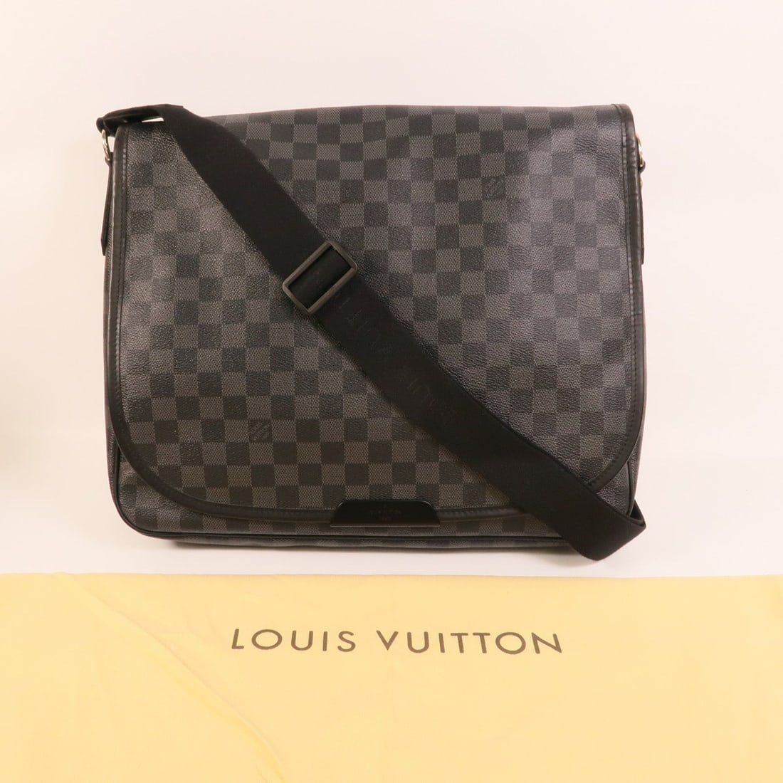 LV Daniel MM Damier Graphite Bag - 10