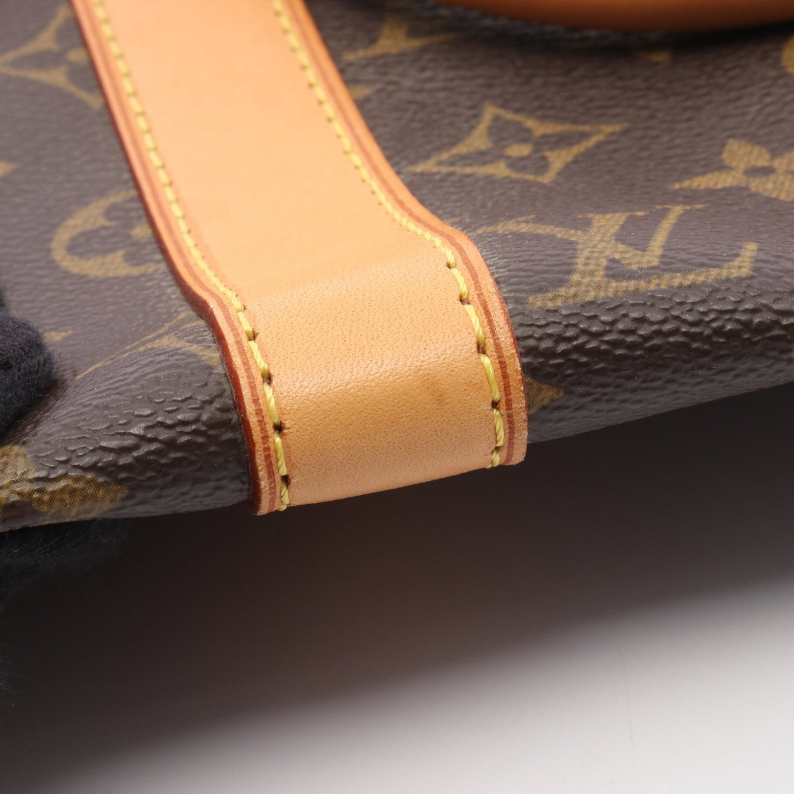 LV Keepall 50 Monogram Boston Bag - 9