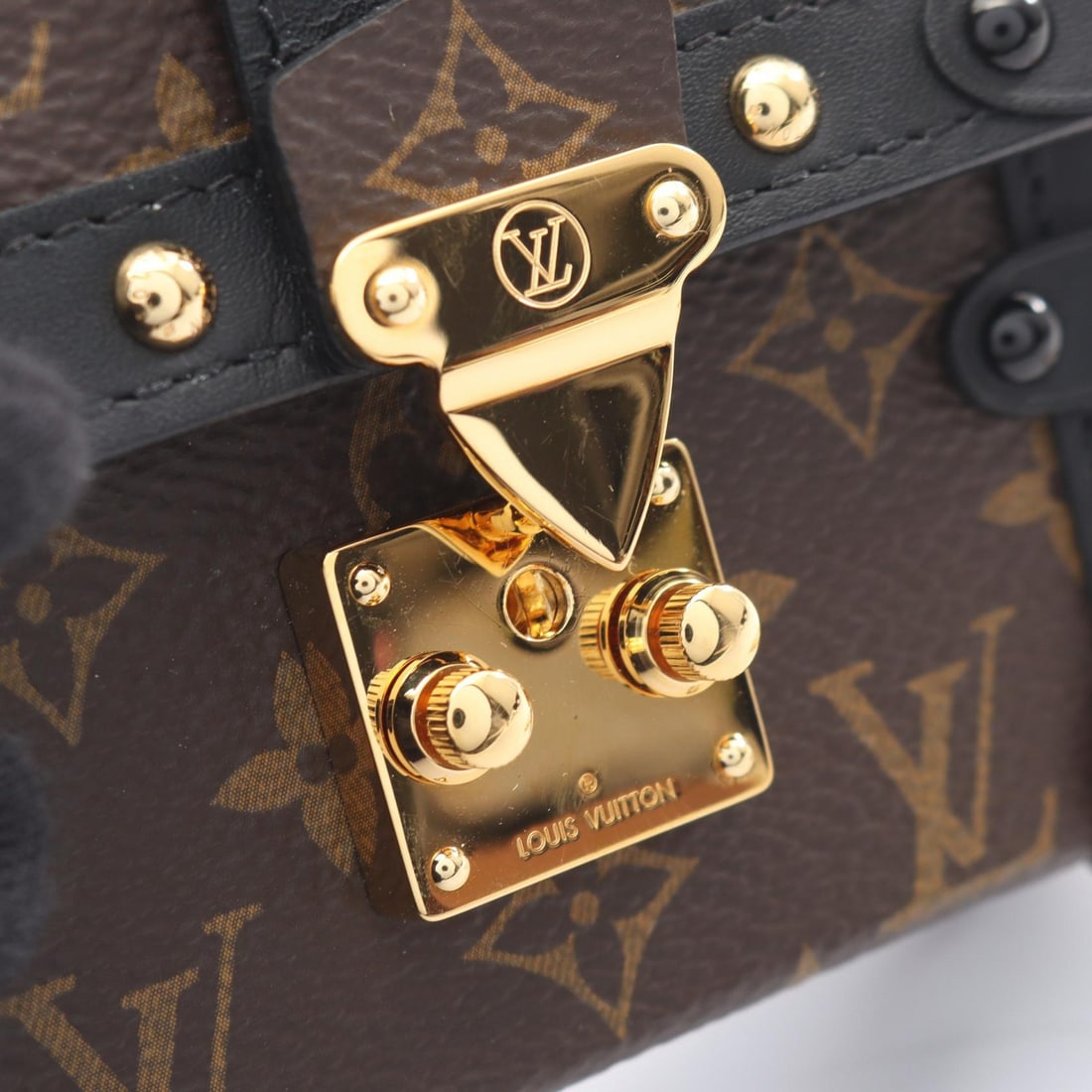 LV Essential Trunk Chain Bag - 9