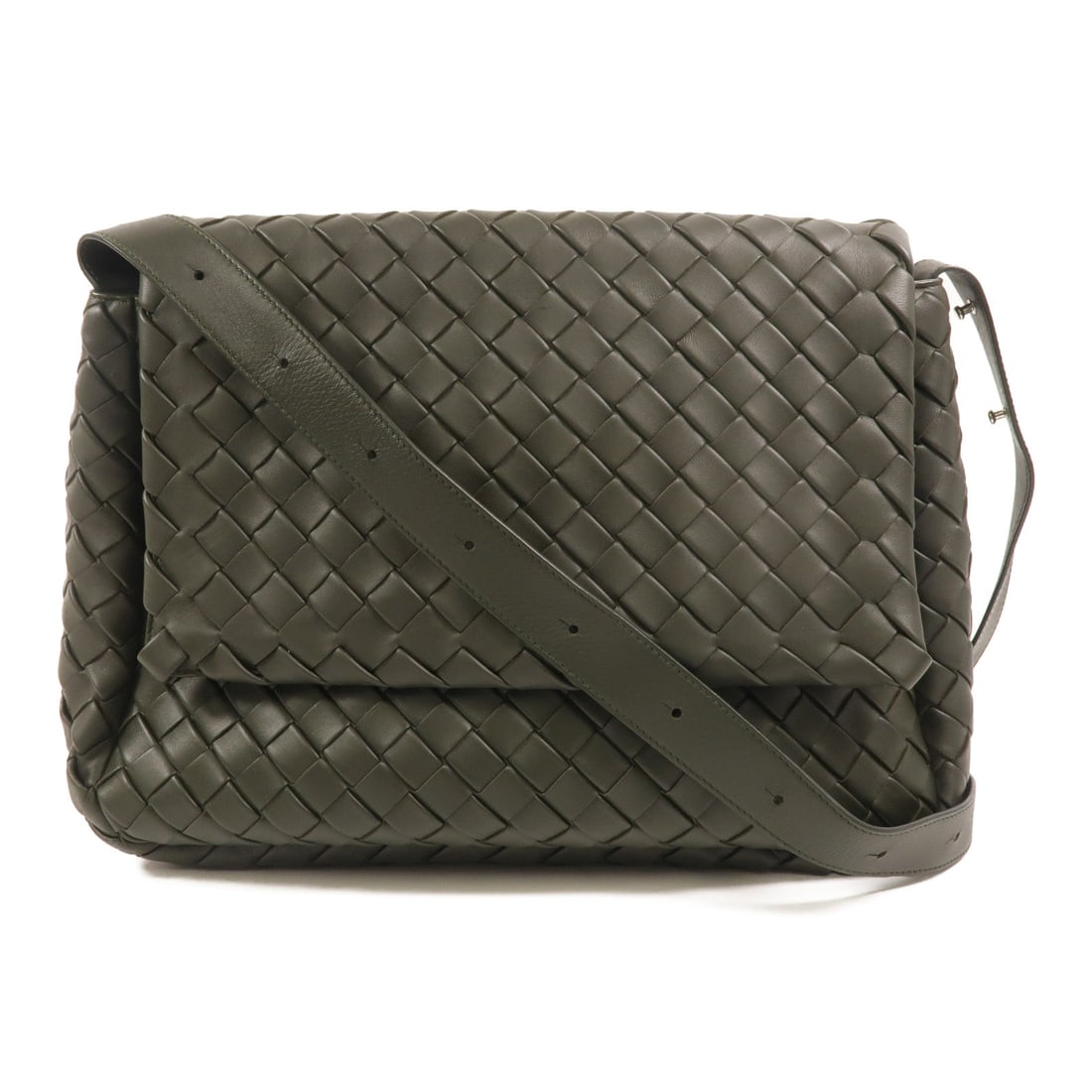 Bottega Large Cobble Messenger Green: Authentic and authenticated Bottega Veneta Large Cobble Messenger shoulder bag in green calfskin. Product no. A00572991E. Approx. 36W x 26.5H x 11D cm with 66-120 cm strap. Includes storage bags.