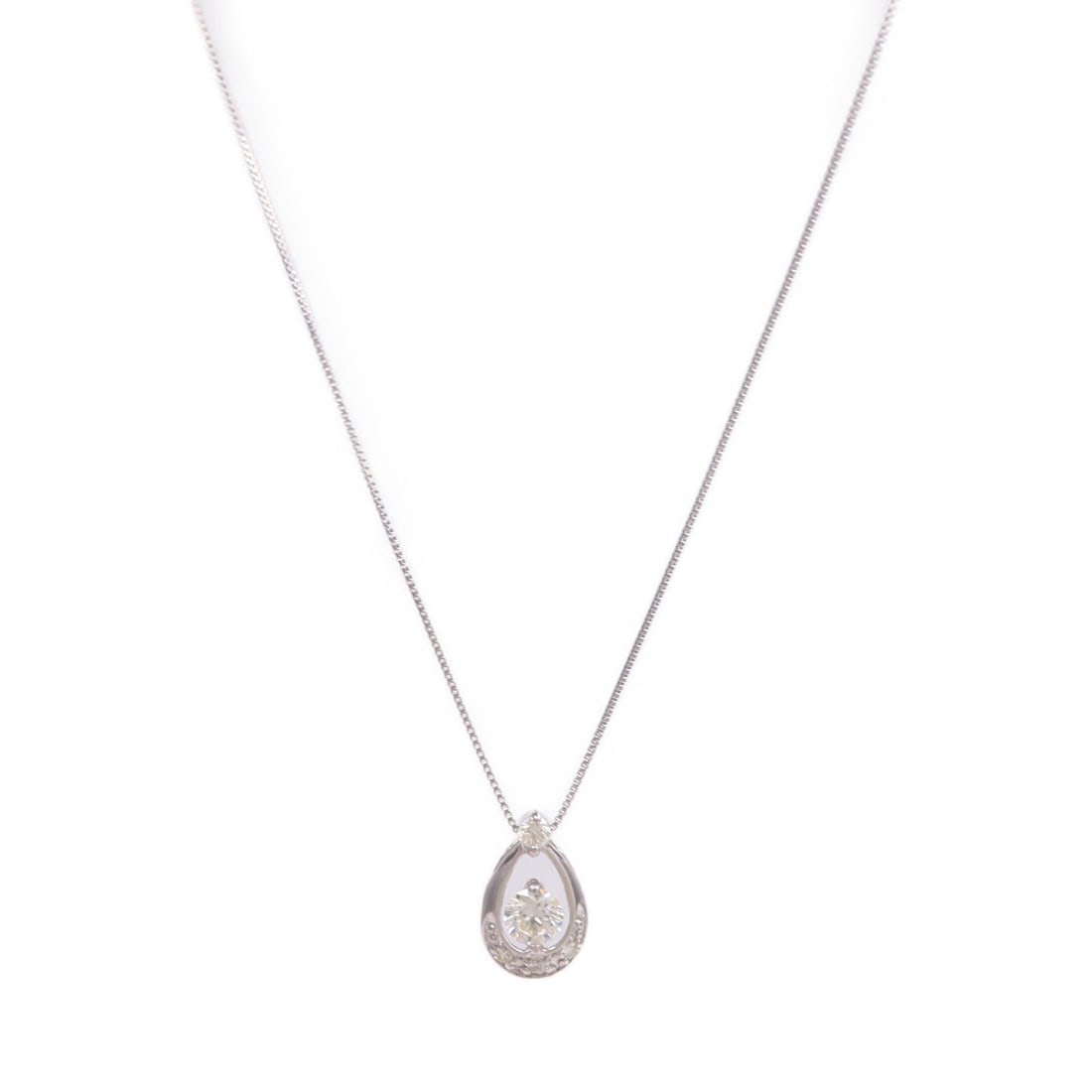 Diamond Necklace Platinum: Diamond necklace in PT900 and PT850 platinum.
