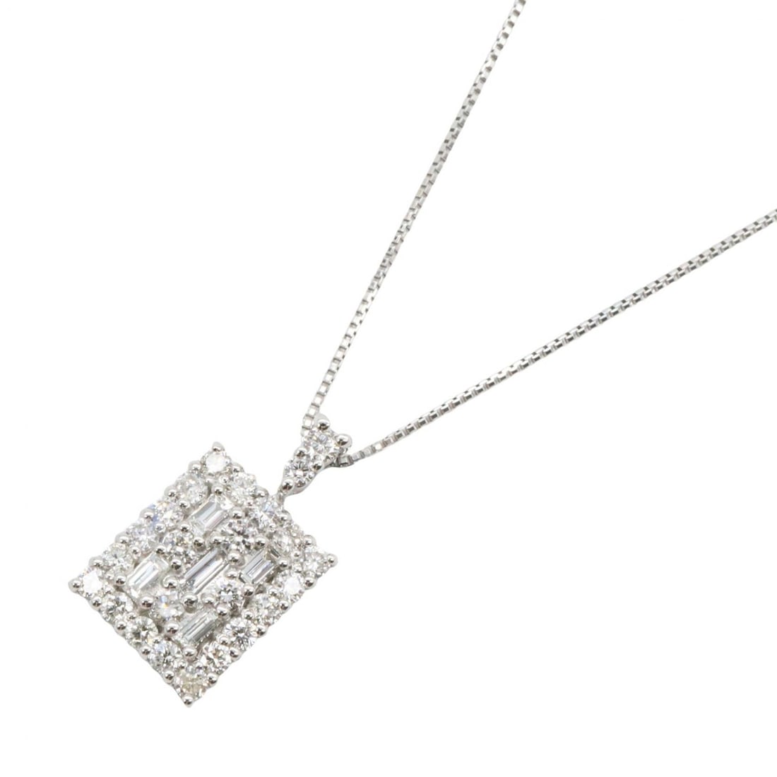 Diamond Necklace Platinum: Diamond necklace in PT900 and PT850 platinum.