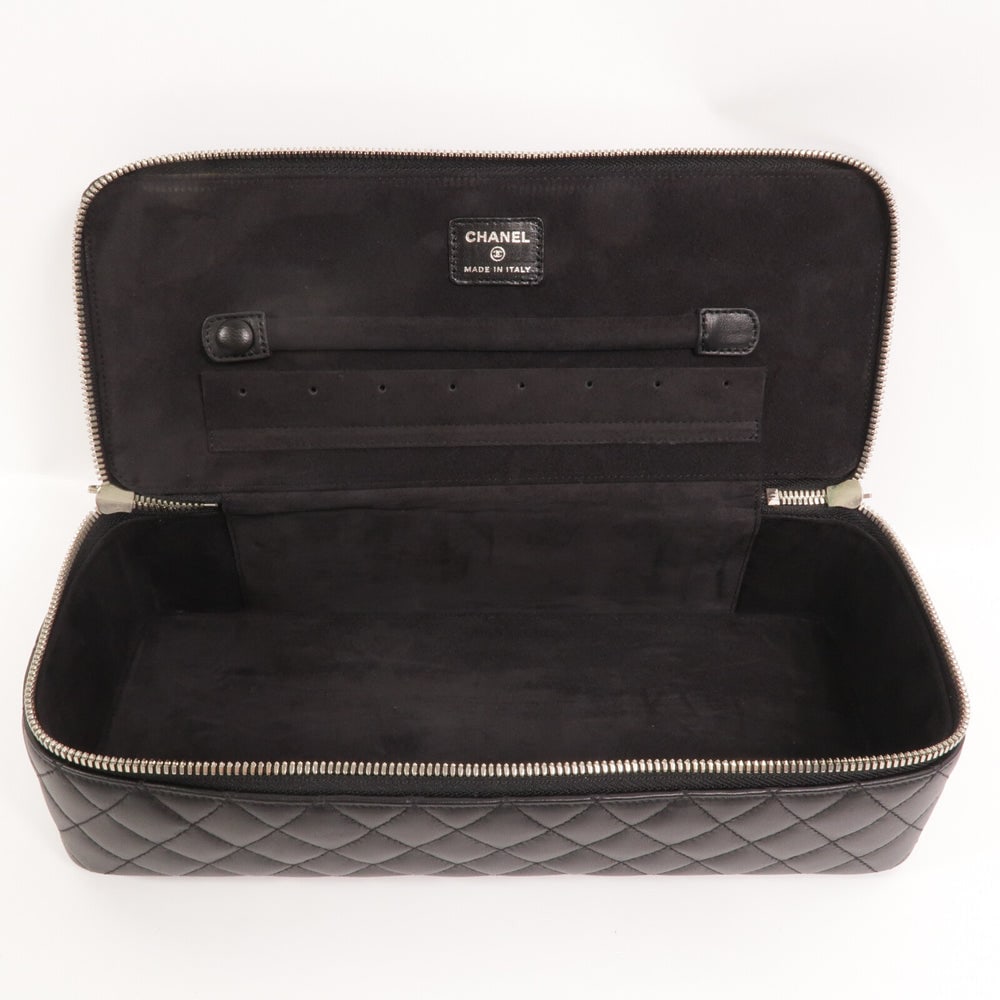 Hermes Heure H HH1.233 Quartz Diamond: Quartz Heure H HH1.233 in stainless steel with diamond and black leather belt. Case 30x25mm, wrist 13-16cm, band 12-16mm. Includes storage box and guarantee.